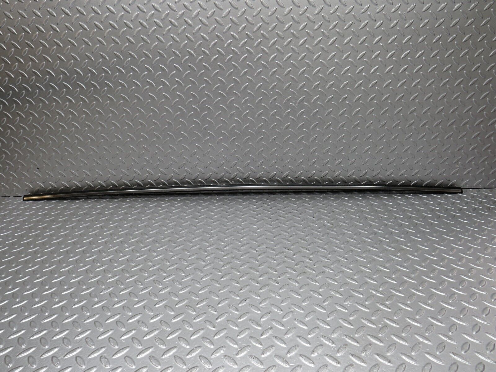 40637 Mercedes-Benz W123 300D Trunk Boot Lid Chrome Moulding Trim