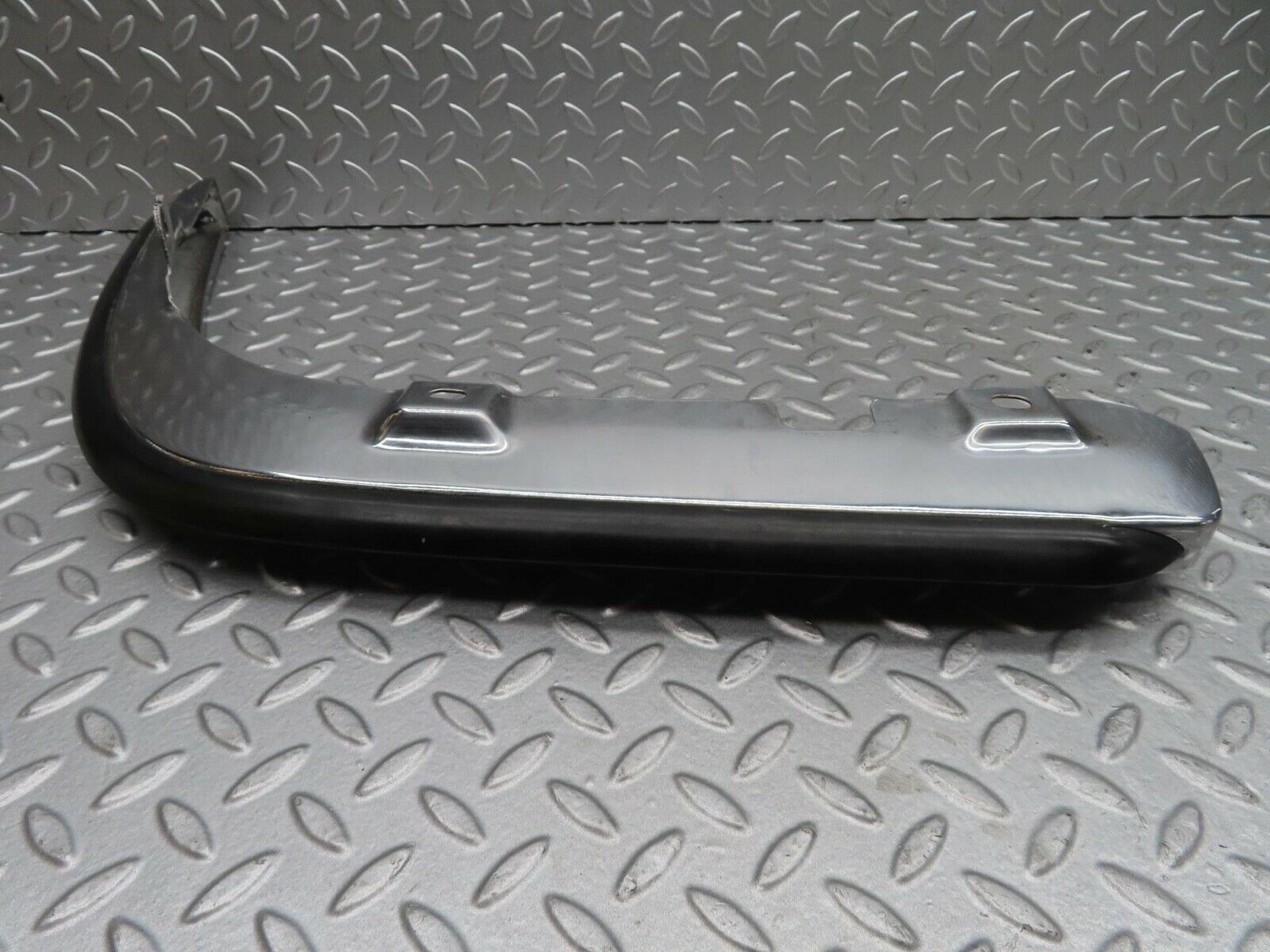 14411 Mercedes-Benz W116 350SE Front Left Upper Bumper Corner