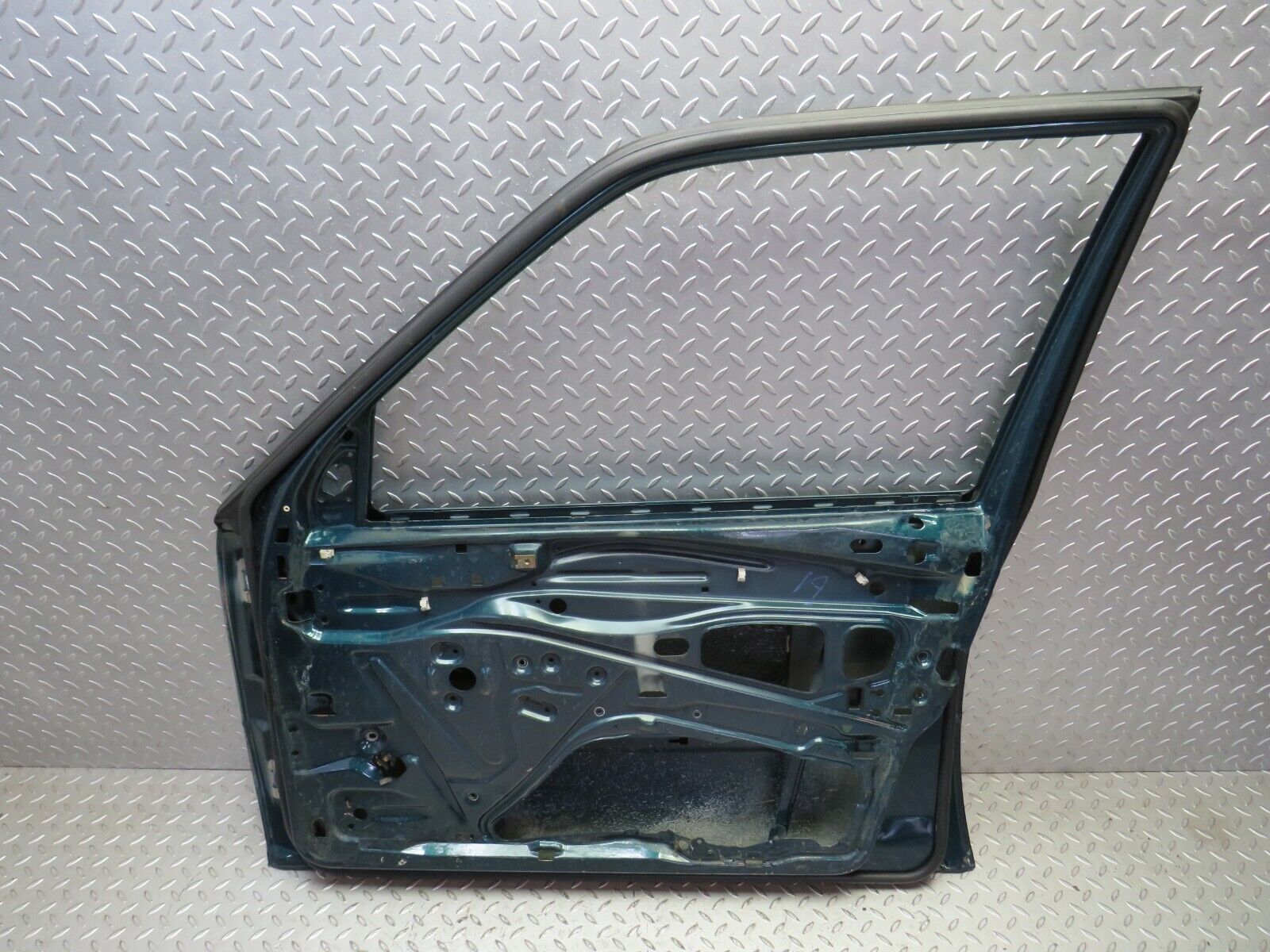 27732 Mercedes-Benz S124 300TE Wagon Front Right Door