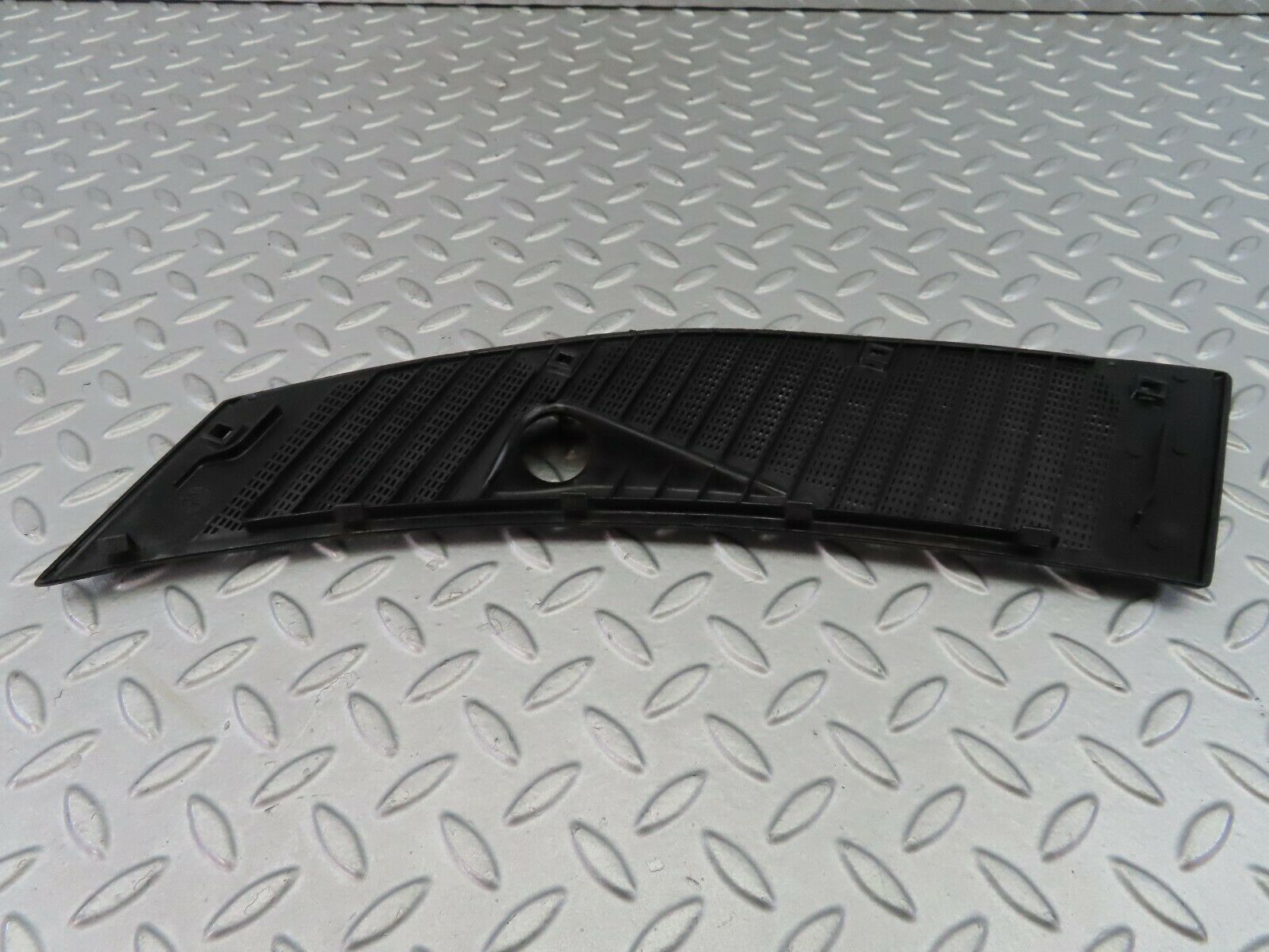 7570 Mercedes-Benz S123 230TE Wagon Air Intake Grill Right Side 1238363065