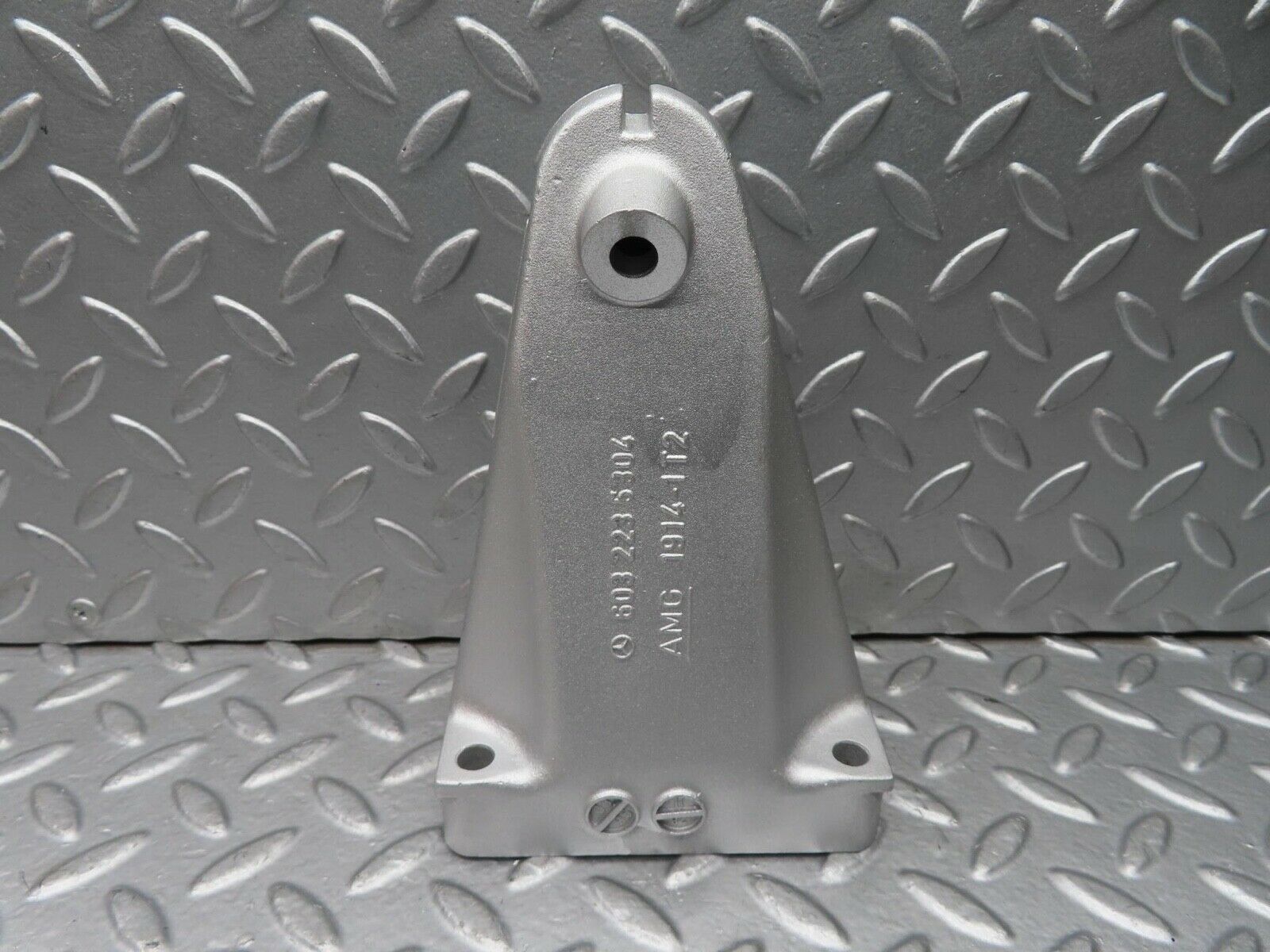 15092 Mercedes-Benz W140 S320 Engine Mount Bracket Right Side 6032235304
