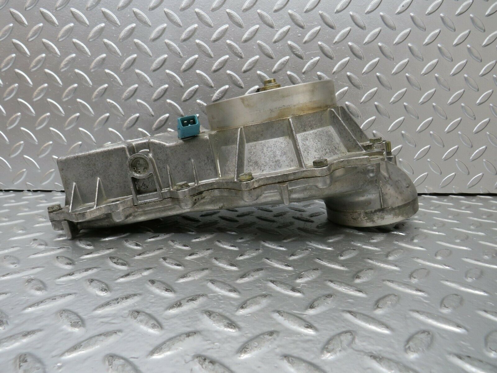 23300 Mercedes-Benz W116 350SE Air Flow Mass Meter Sensor Bosch 0438120062