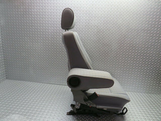 24370 Mercedes-Benz S124 220TE Wagon Front Left Seat Grey