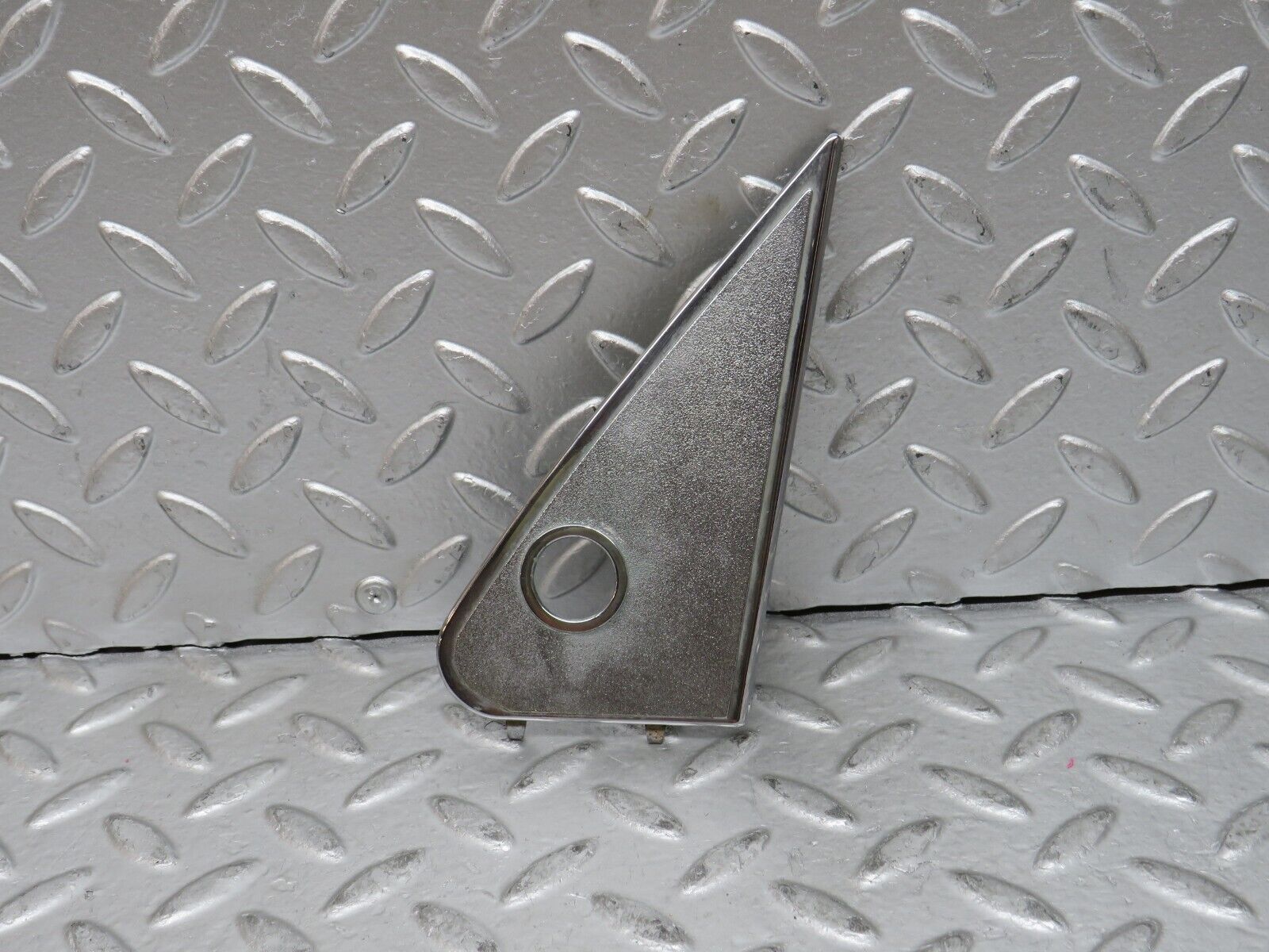 27968 Mercedes-Benz W123 280E Mirror Triangle Cover Right 1237250811