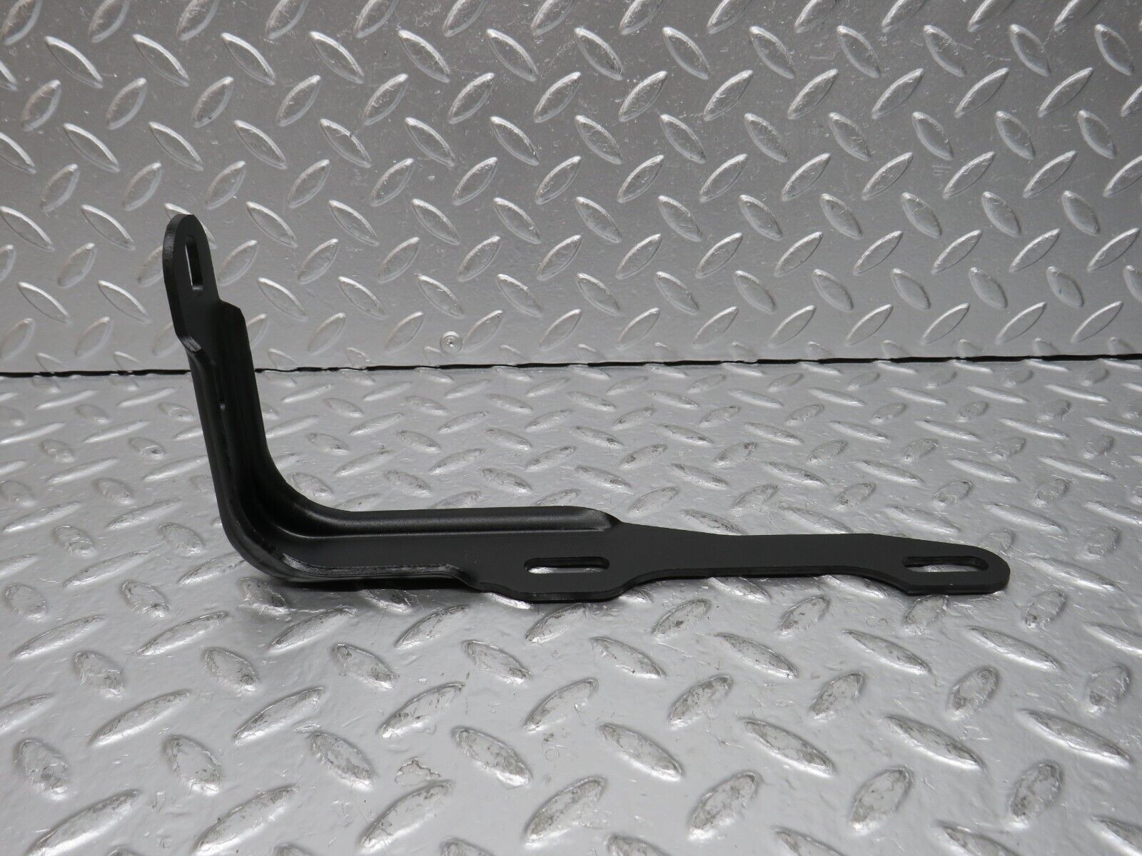 31492 Mercedes-Benz S124 220TE Wagon Exhaust Bracket