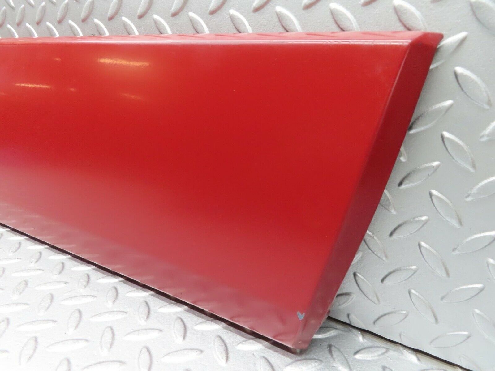 14628 Mercedes-Benz W201 190E Front Right Door Moulding Trim Red 2016905640