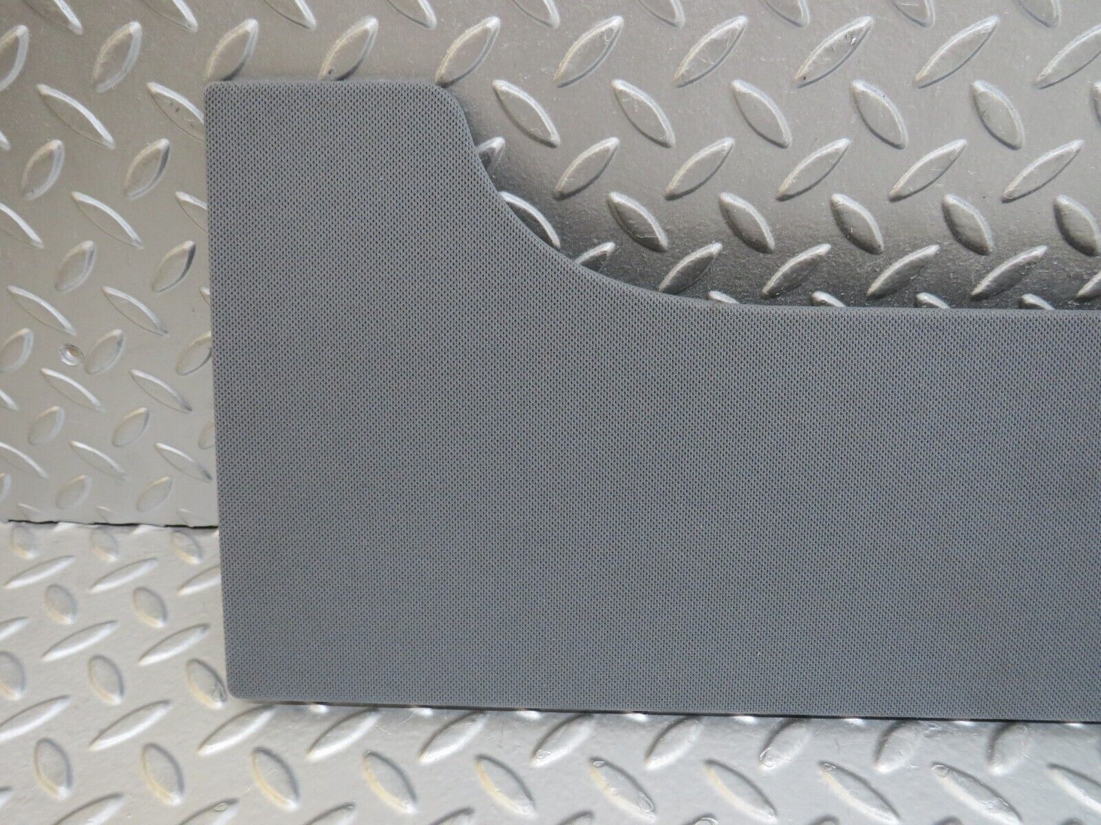 35111 Mercedes-Benz W221 Parcel Shelf Speaker Cover Trim 2216901430