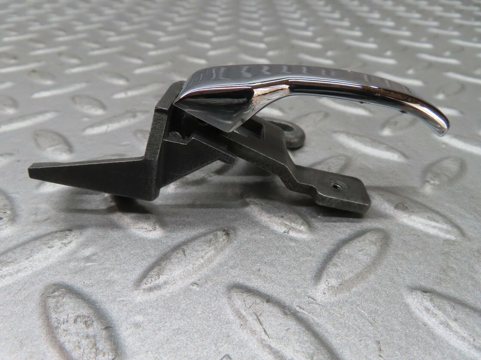 17567 Mercedes-Benz W116 450SEL Front Right Interior Chrome Door Handle