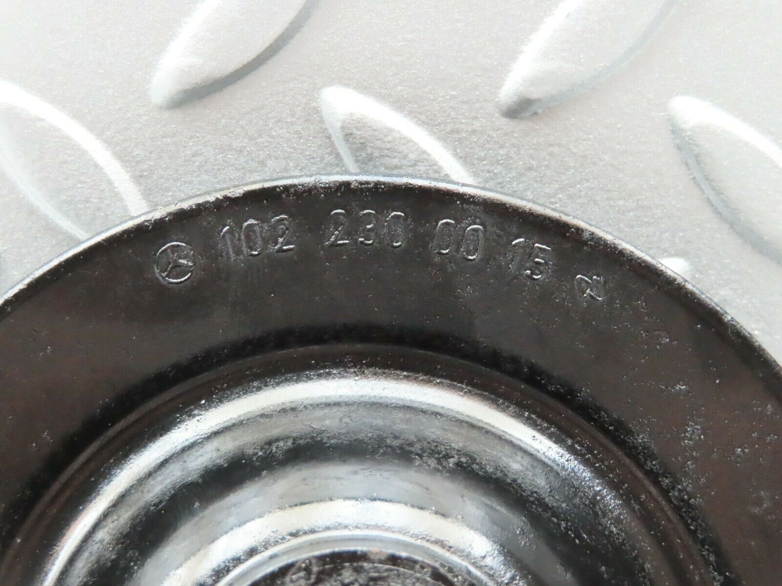 4447 Mercedes-Benz W123 230E  Power Steering Pump Pulley 1022300015
