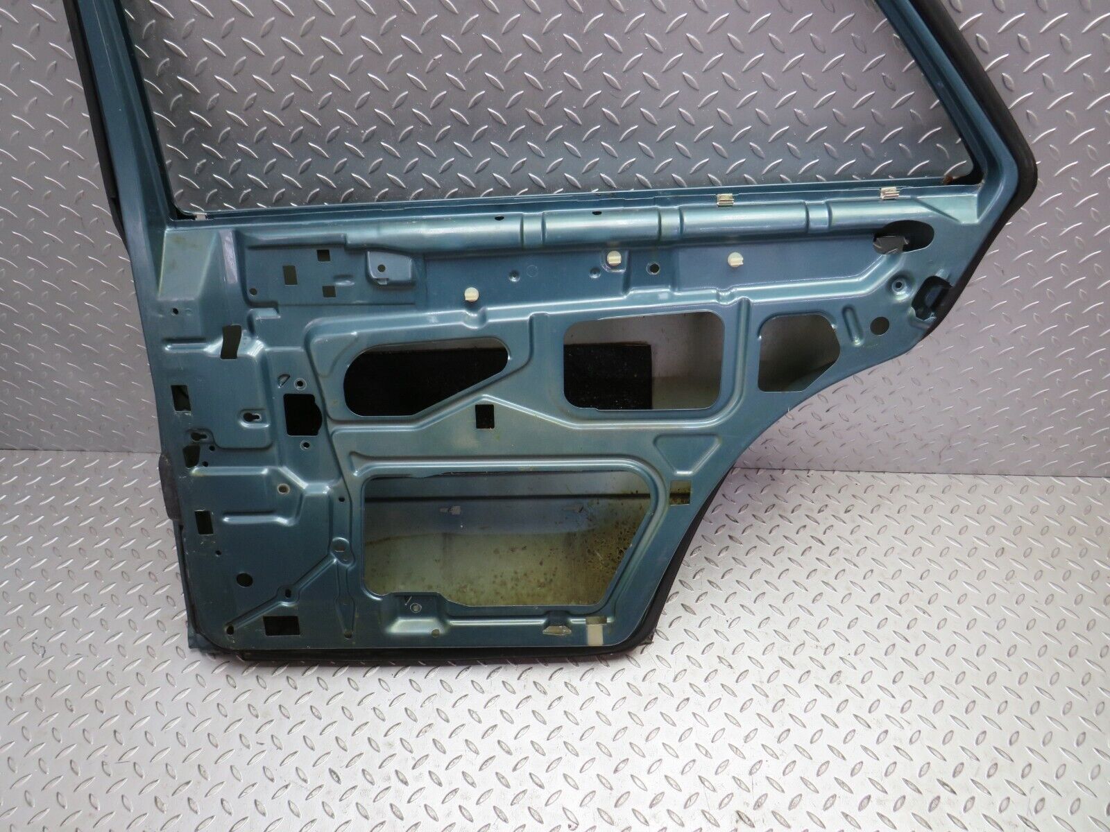 30826 Mercedes-Benz W201 190E 2.0L Rear Right Door