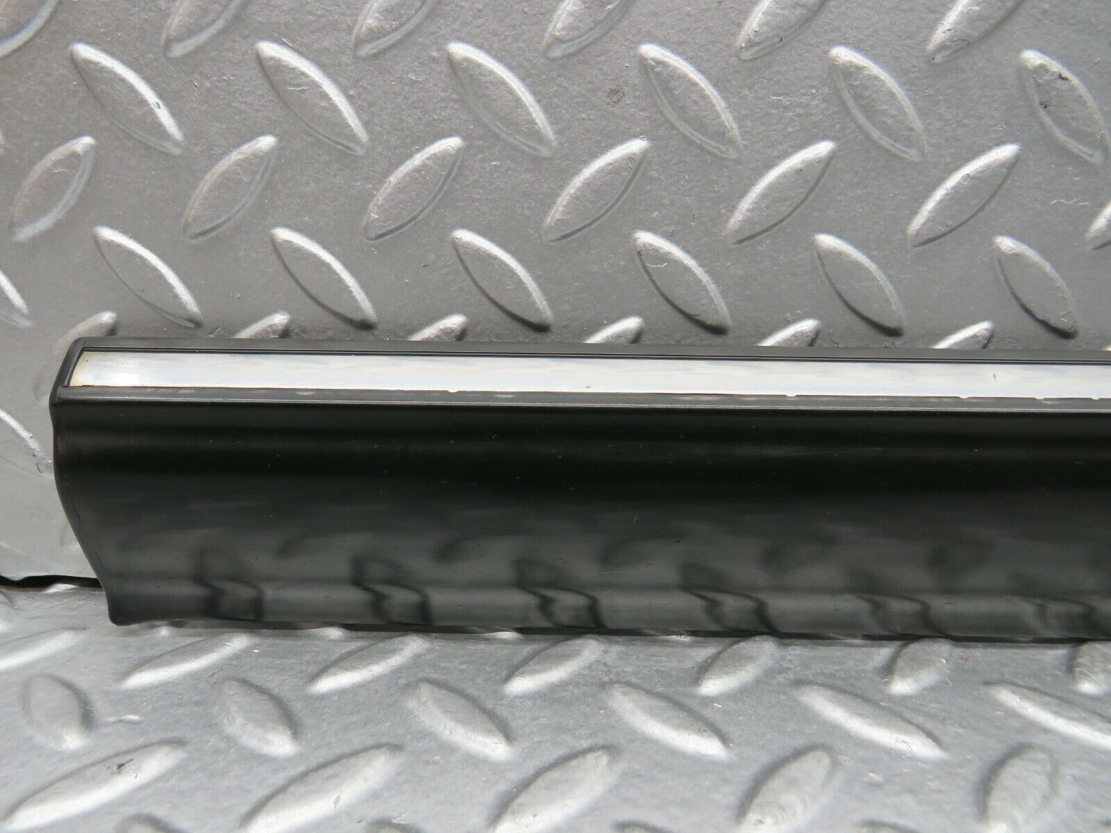 22025 Mercedes-Benz S123 280TE Rear Right Door Lower Moulding Trim