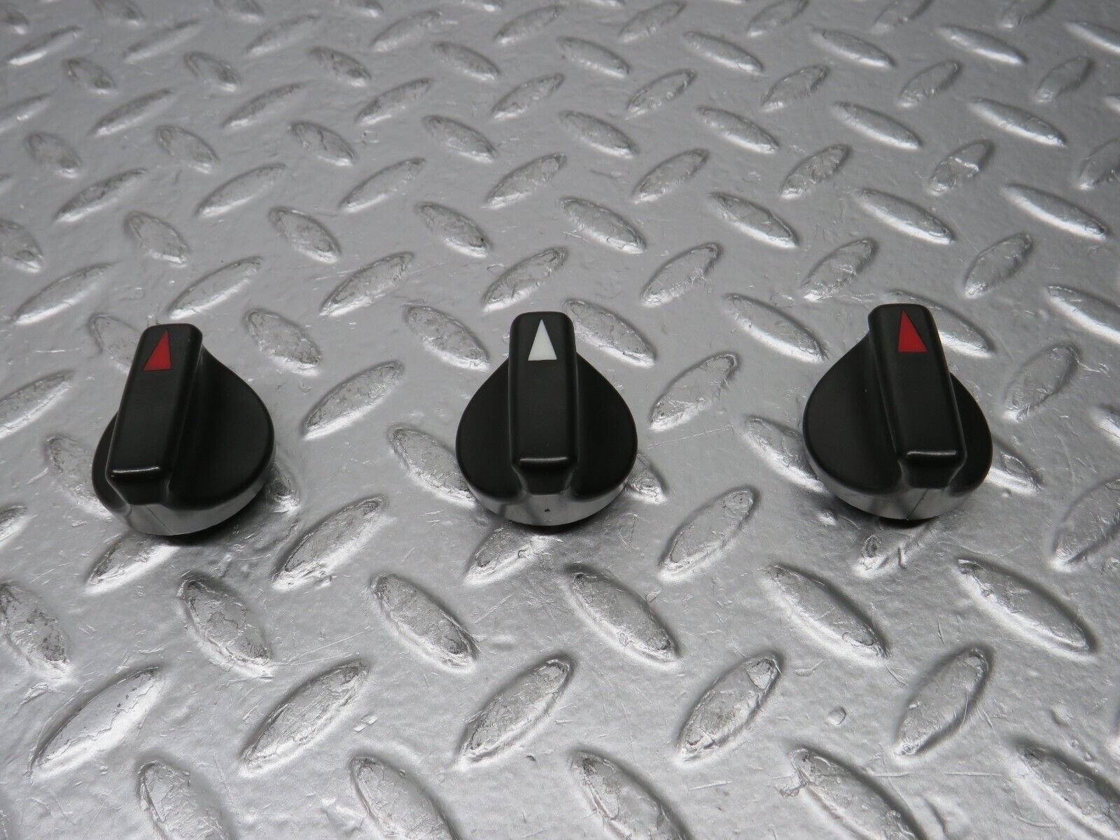 30726 Mercedes-Benz W201 190E 2.0L Heater Control Knob Set