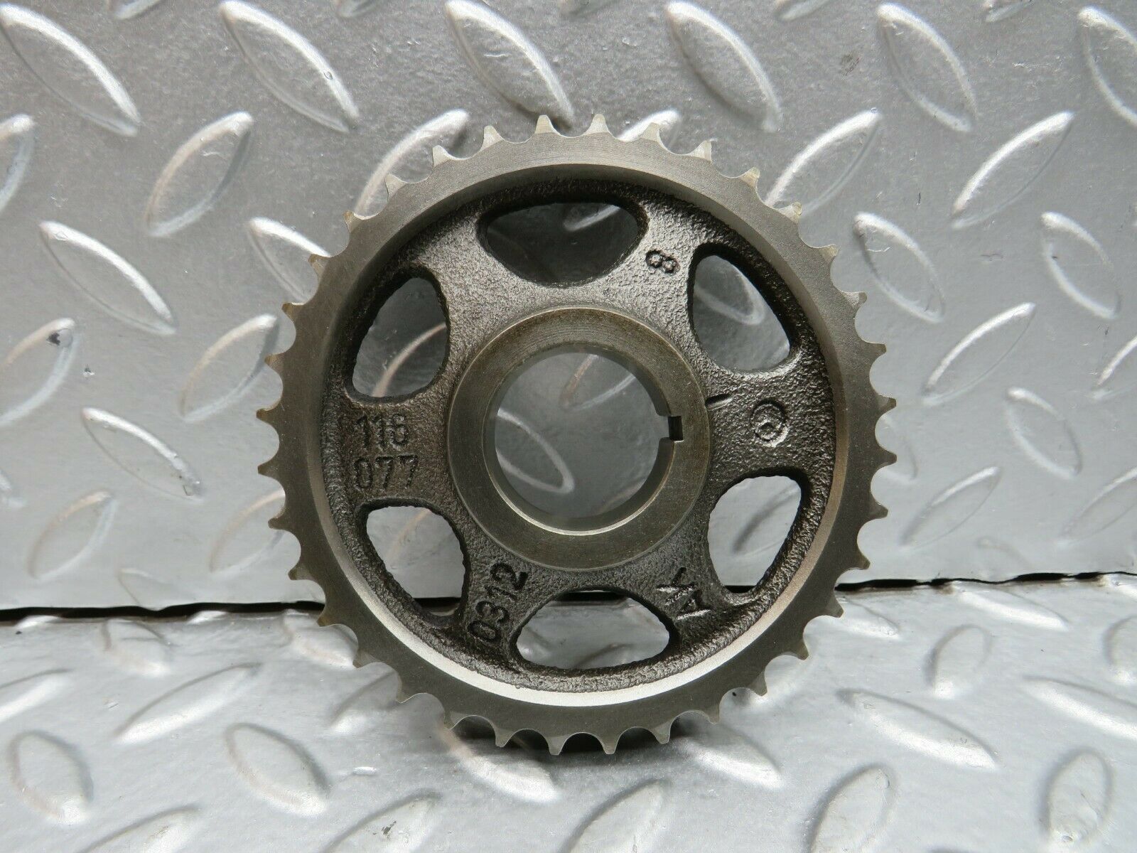 22262 Mercedes-Benz S123 280TE Wagon Timing Gear 1160770312