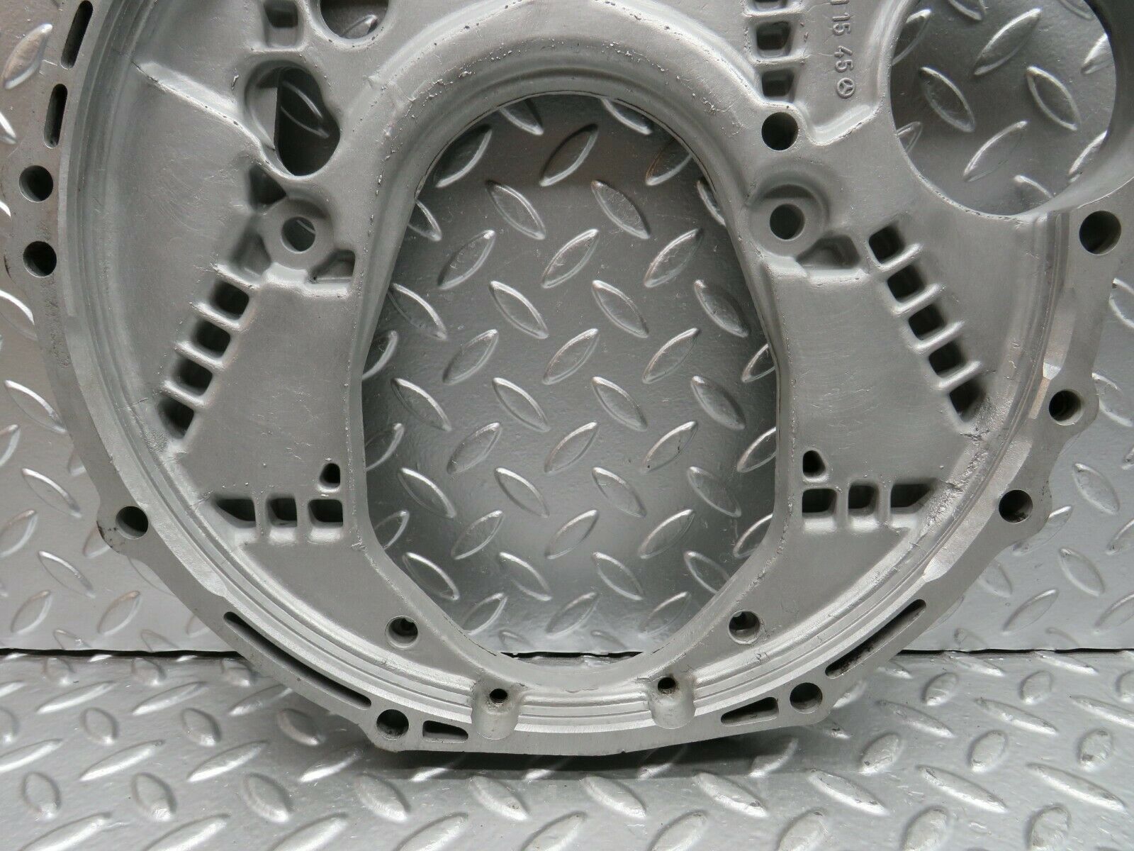 24065 Mercedes-Benz W123 280E Gearbox Flange 1100111545