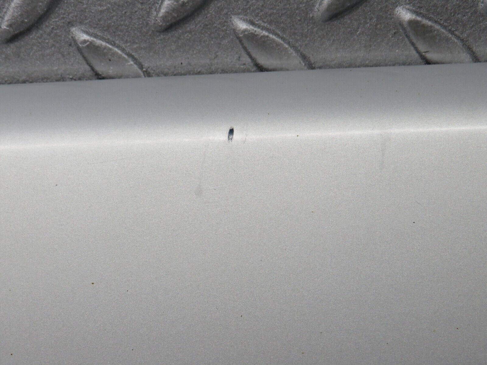 39381 Mercedes-Benz R129 320SL Coupe Right Door Lower Moulding Trim 1296902240