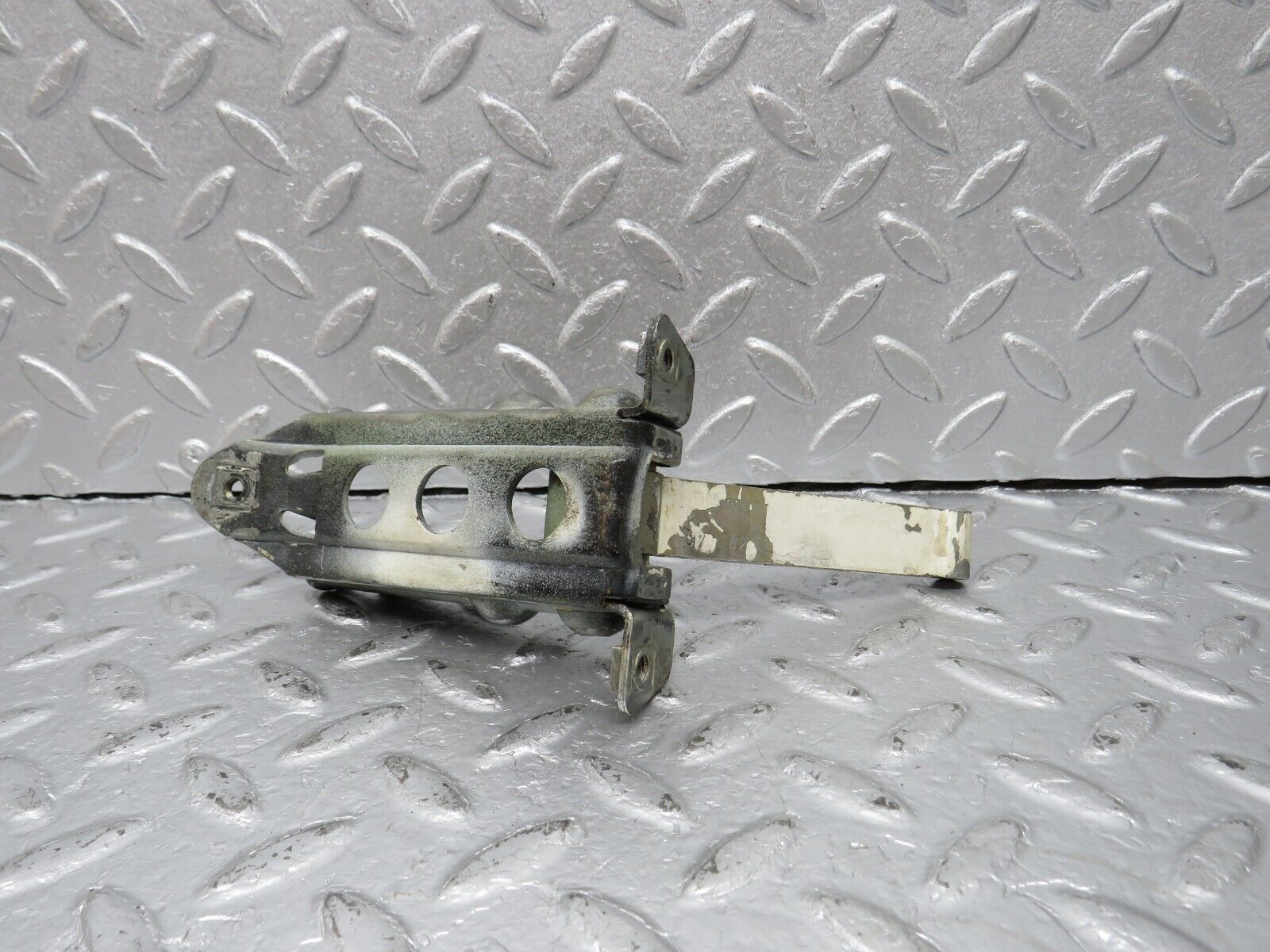 40589 Mercedes-Benz W123 300D Door Safety Check Strap