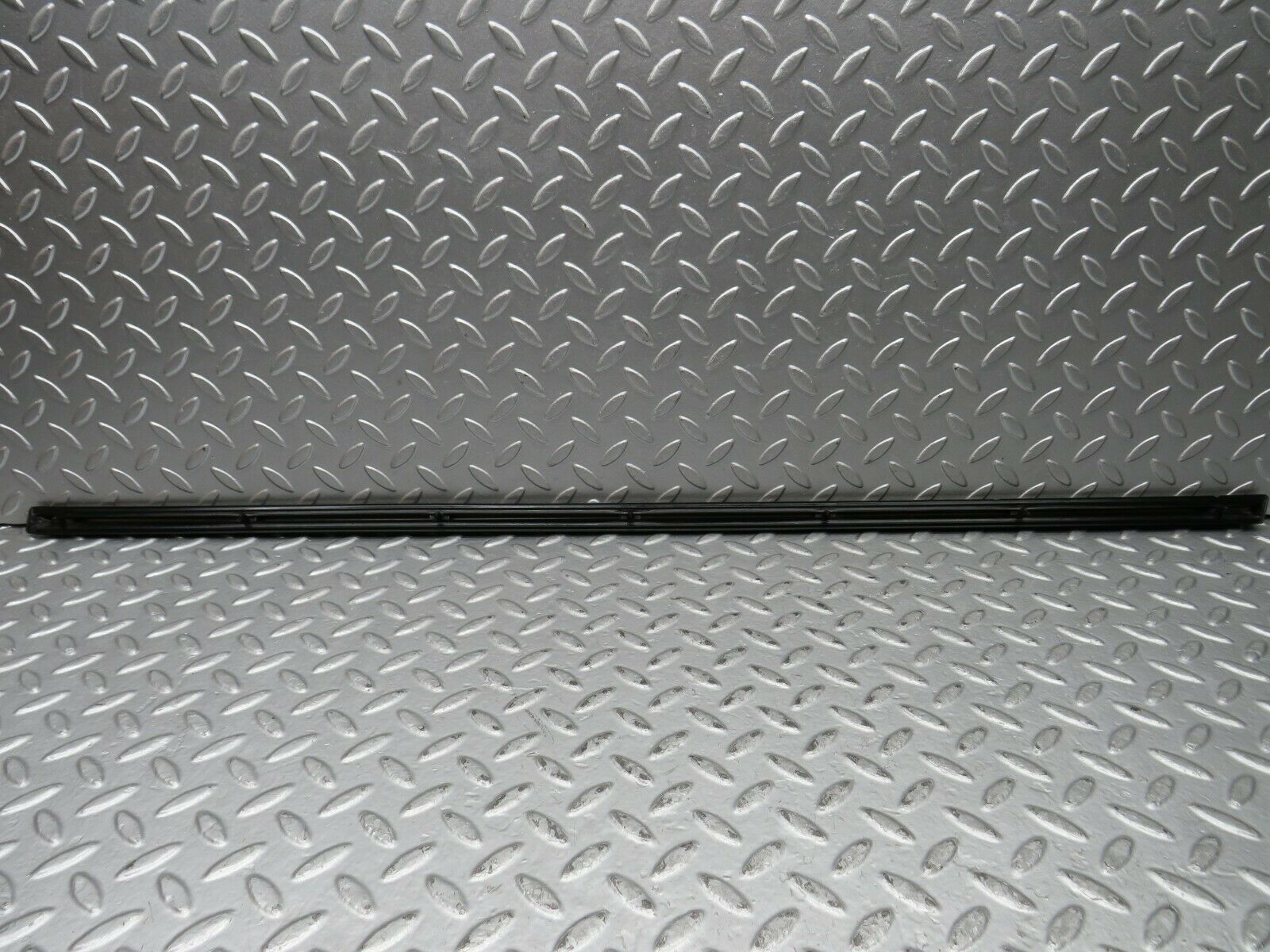 22022 Mercedes-Benz S123 280TE Rear Right Door Centre Moulding Trim