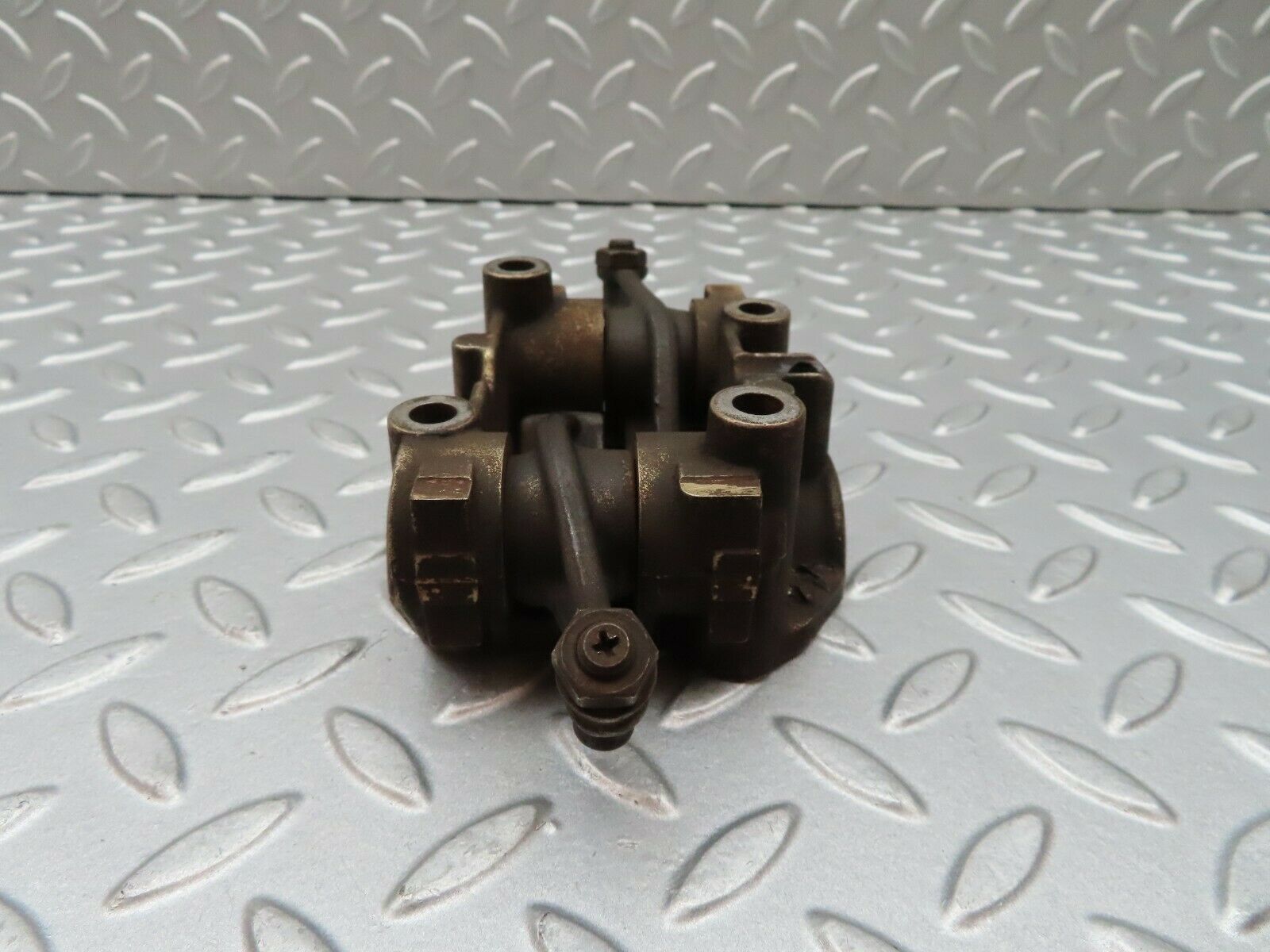 3888 Mercedes-Benz S123 200T Wagon Rocker Arms Camshaft Bearing Block 1020512110