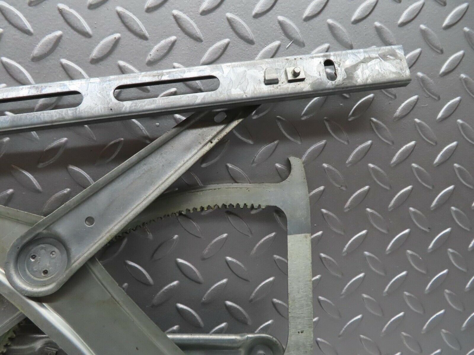 14938 Mercedes-Benz W140 S320 Front Left Power Window Regulator