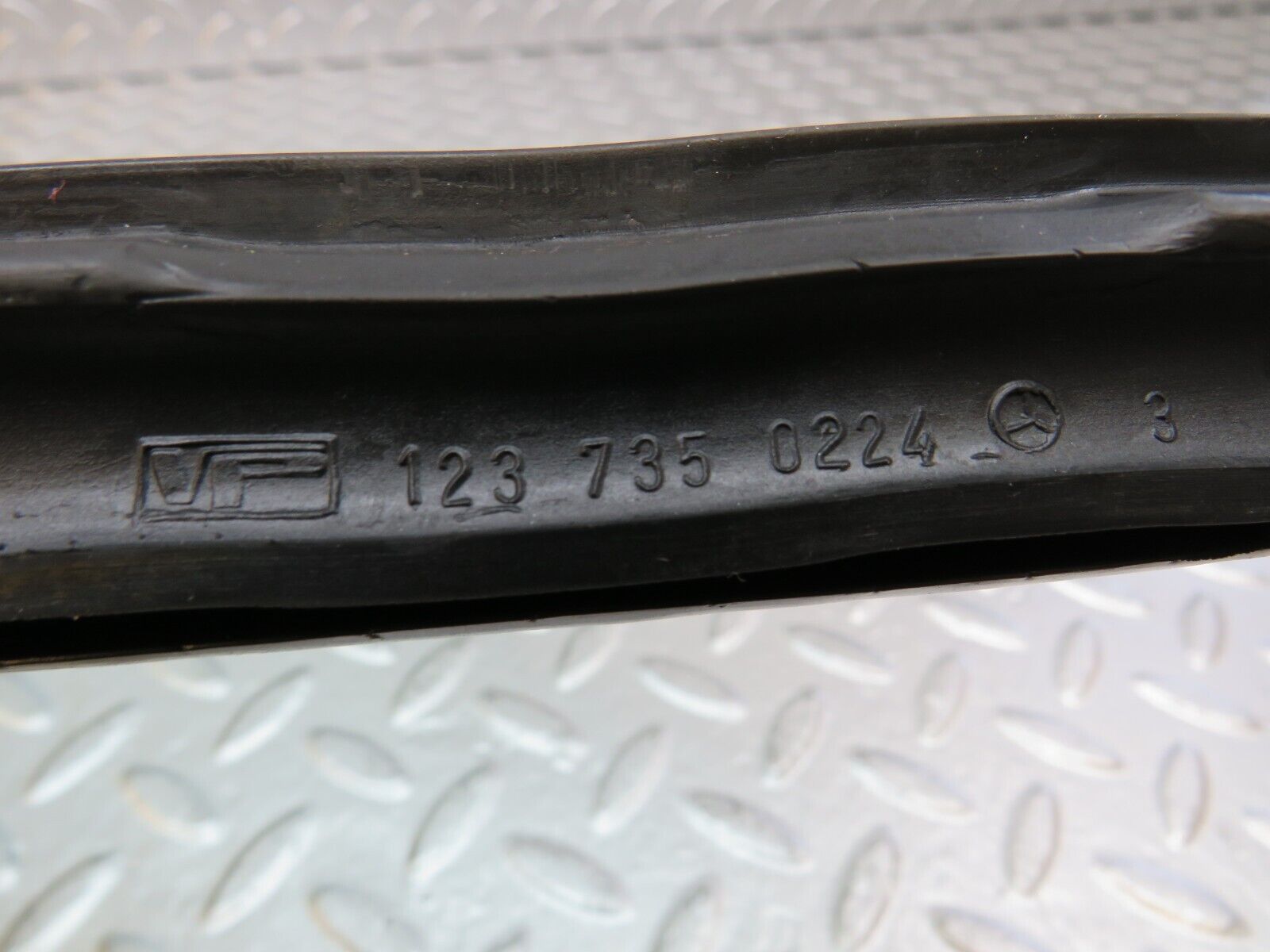 25469 Mercedes-Benz W123 200 Rear Right Quarter Window 1237350224