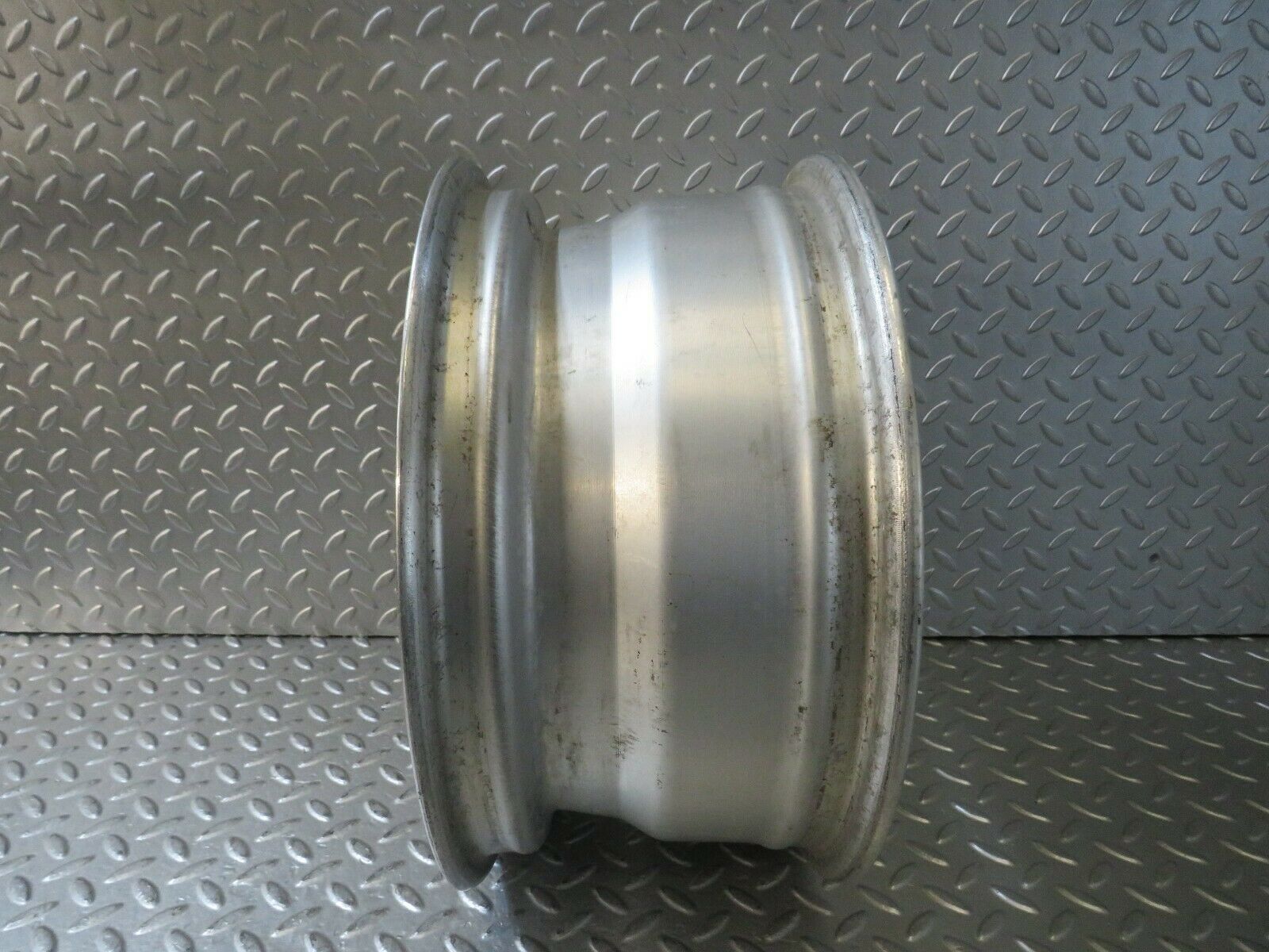 22843 Mercedes-Benz S123 280TE Alloy Wheel 7Jx15H2 ET37 1704010002