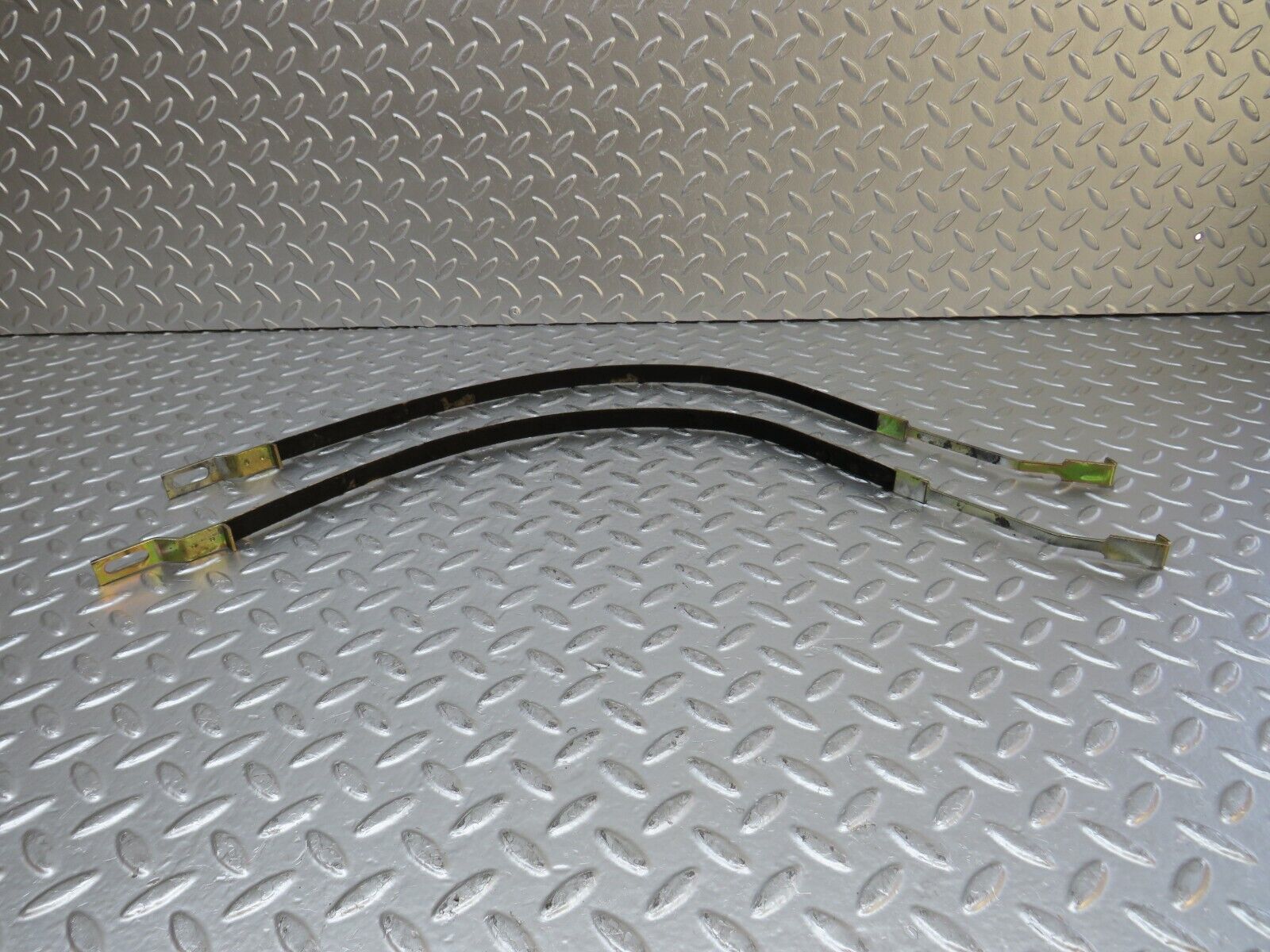0449 Mercedes-Benz W123 230E Heater Box Holder Strap