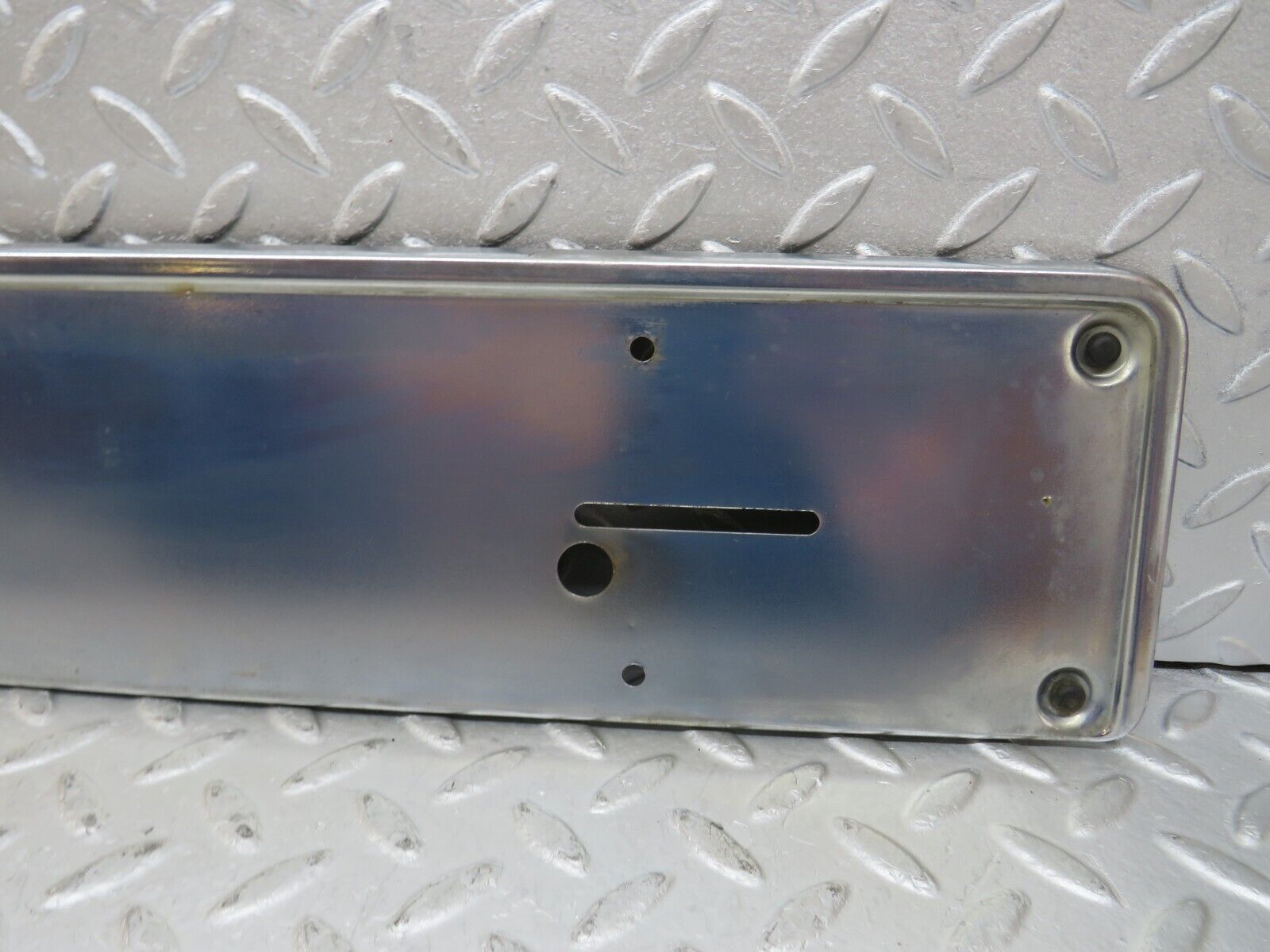 35372 Mercedes-Benz R107 280SL Rear number Plate Holder