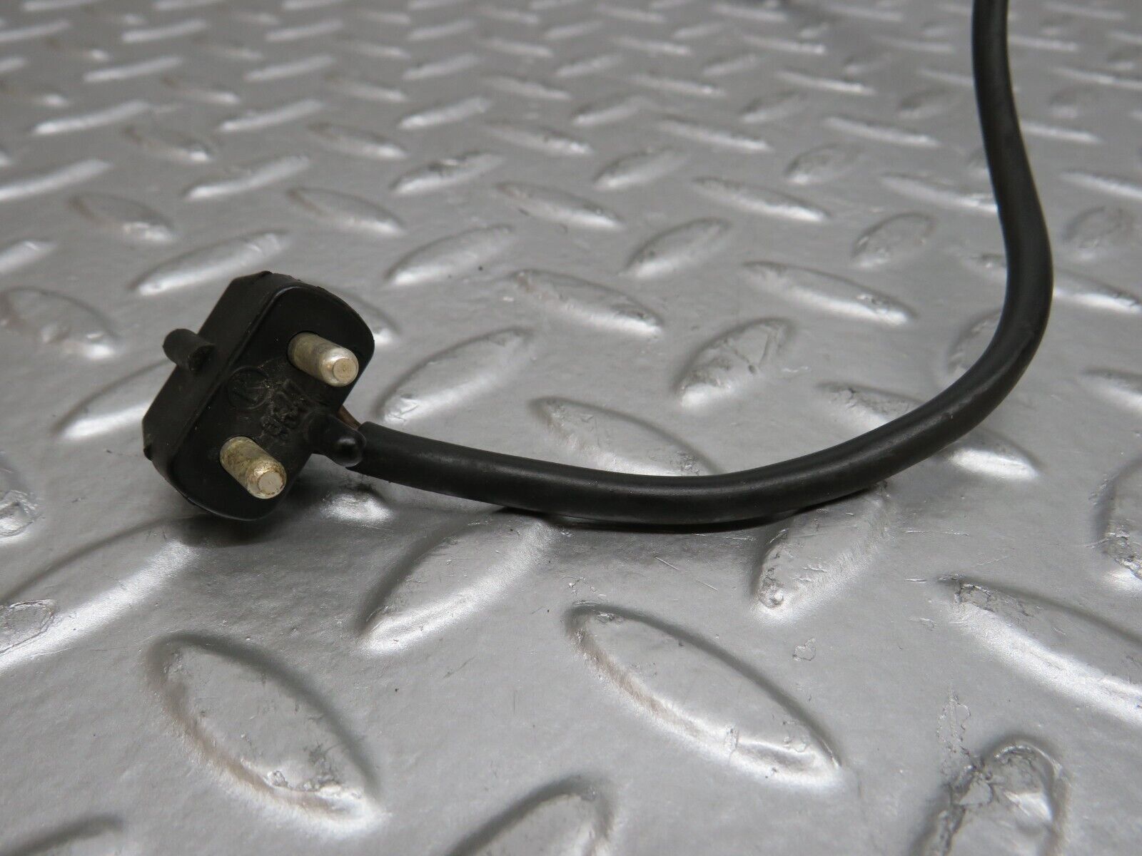 29593 Mercedes-Benz W124 230E Front Wing Indicator Cable Wire 1249971881