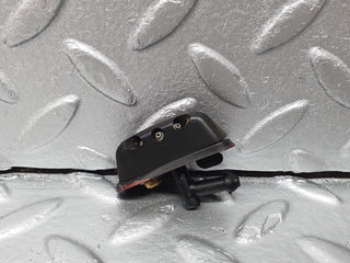 41301 Mercedes-Benz S124 E220 Wagon Windscreen Washer Nozzle