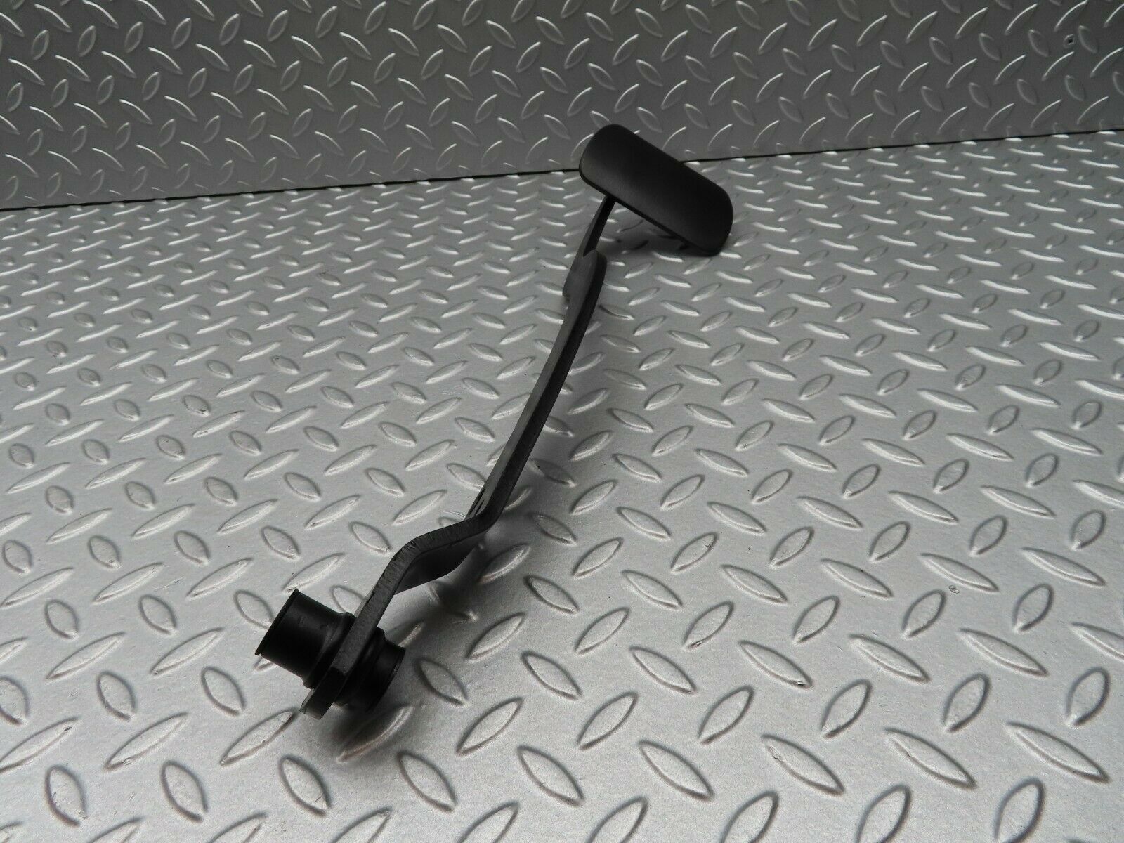 5138 Mercedes-Benz R107 350SL Coupe Brake Pedal