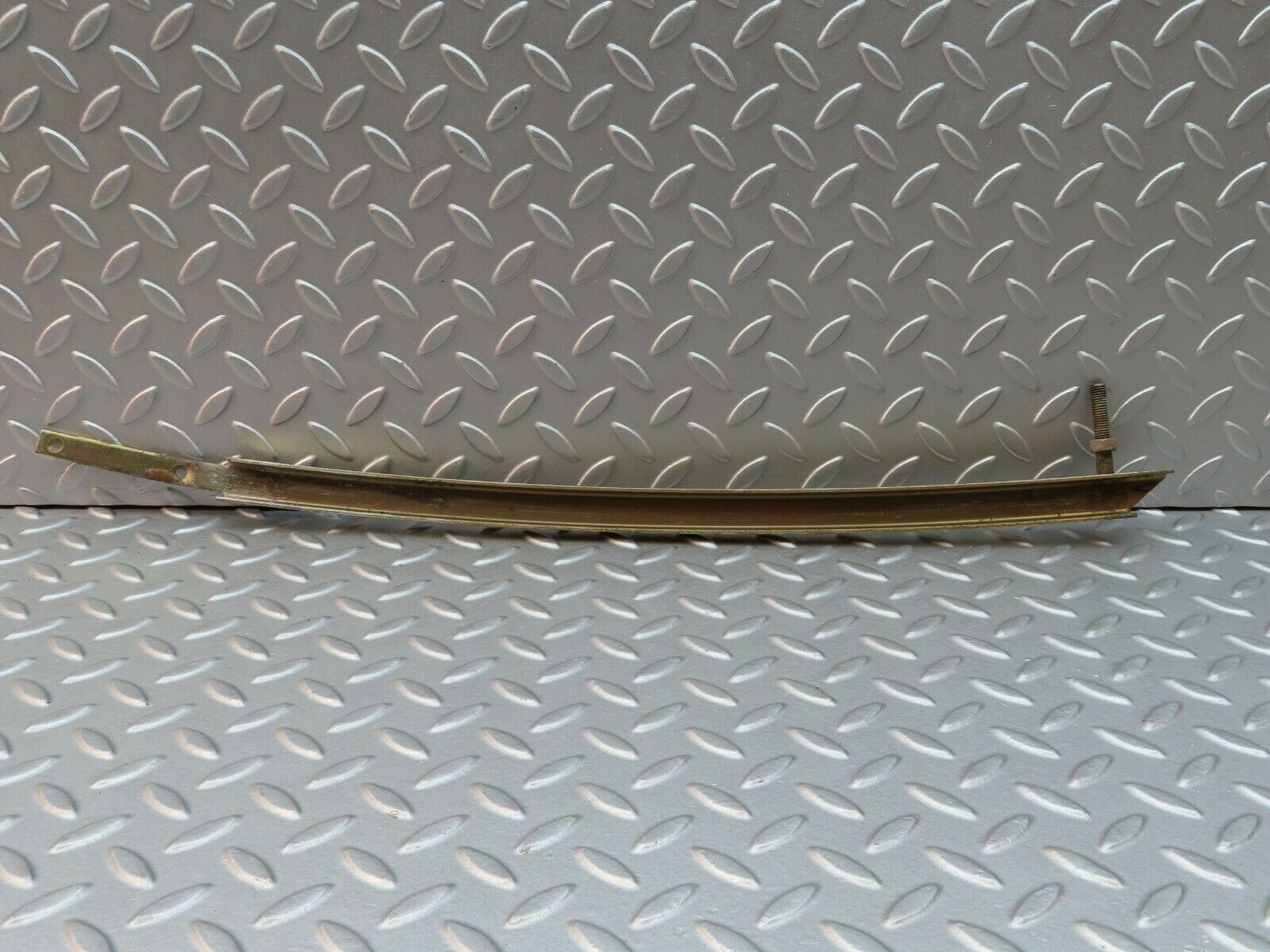 5081 Mercedes-Benz R107 350SL Coupe Front Left Window Guide Rail