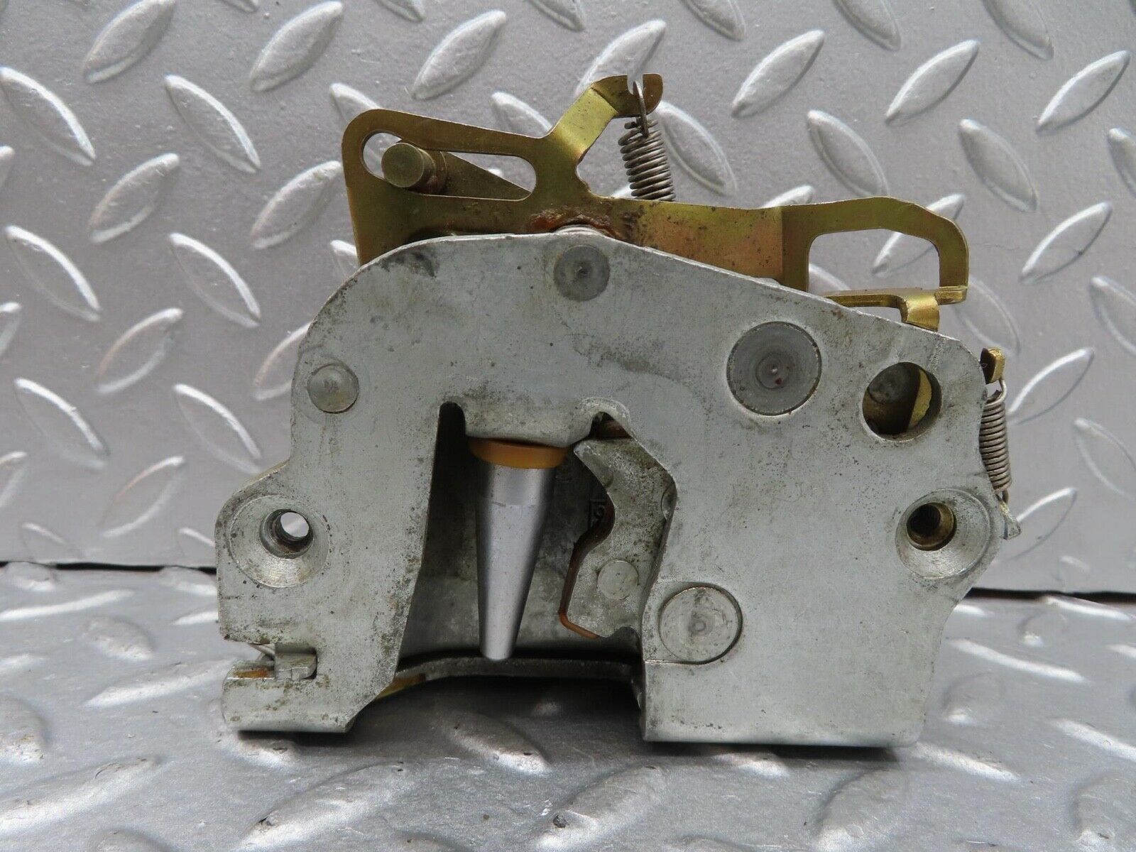 14262 Mercedes-Benz W116 350SE Rear Right Door Lock Mechanism