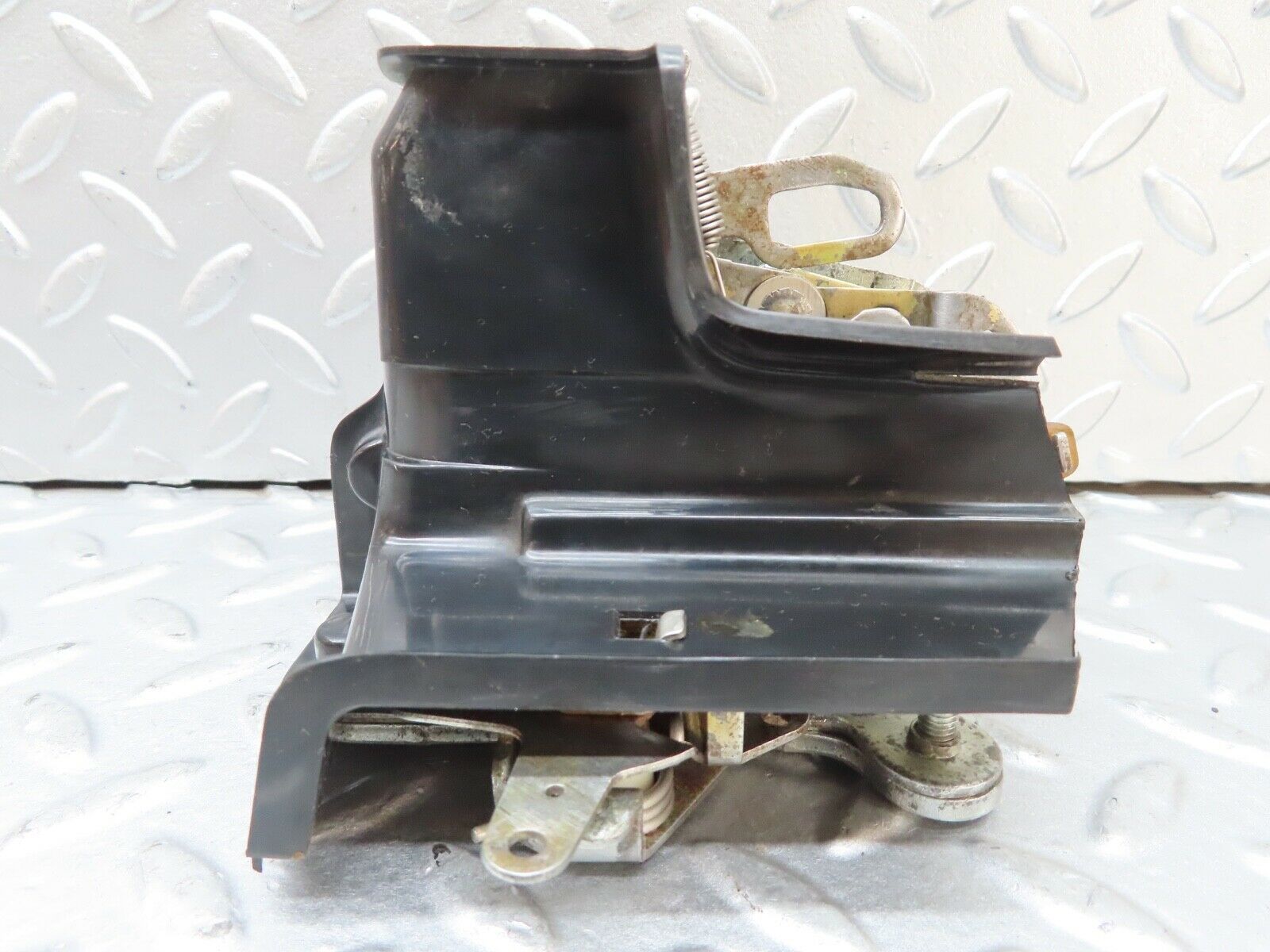 17655 Mercedes-Benz W116 450SEL Front Left Door Lock Mechanism