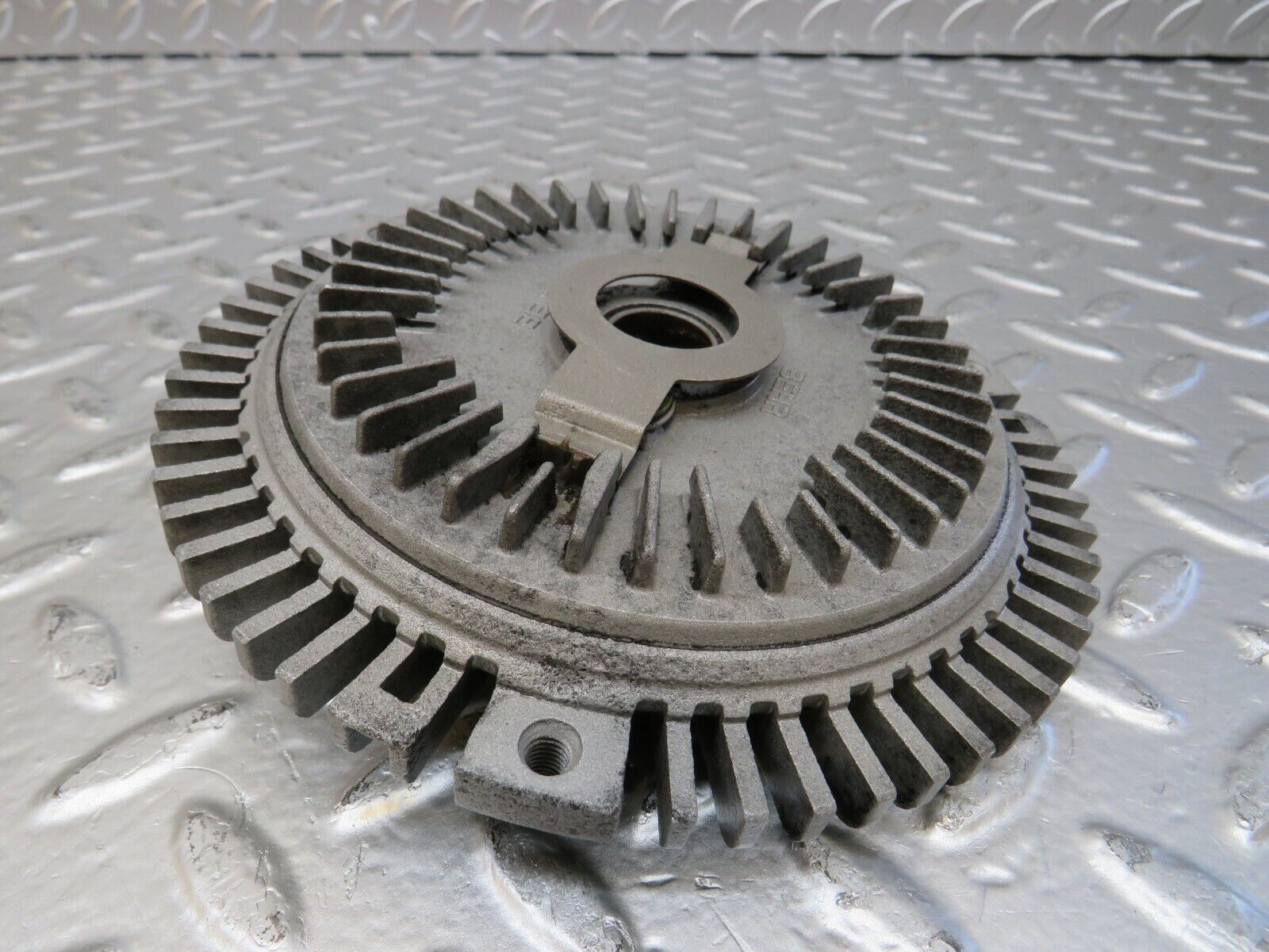 25366 Mercedes-Benz W201 190D Engine Cooling Fan Clutch Behr 65.306.13