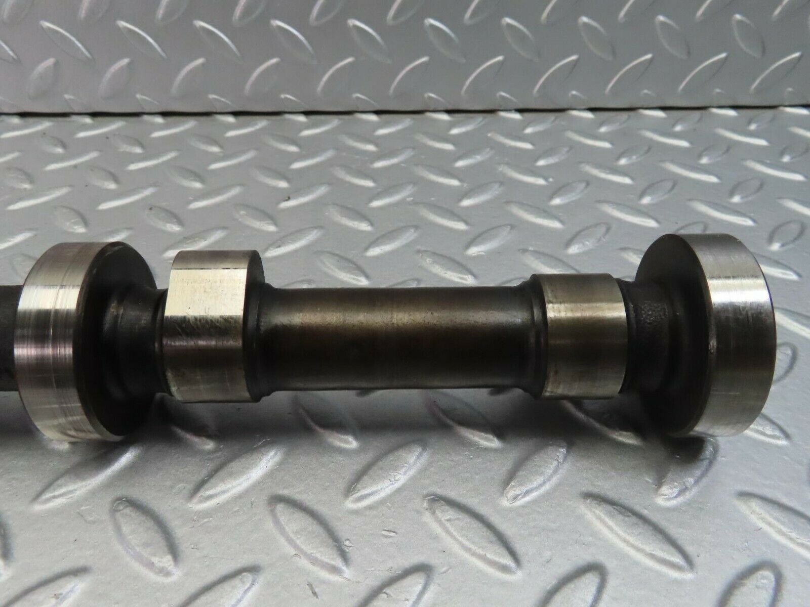 9845 Mercedes-Benz C123 280CE Coupe Engine Camshaft Exhaust Side  1100517801