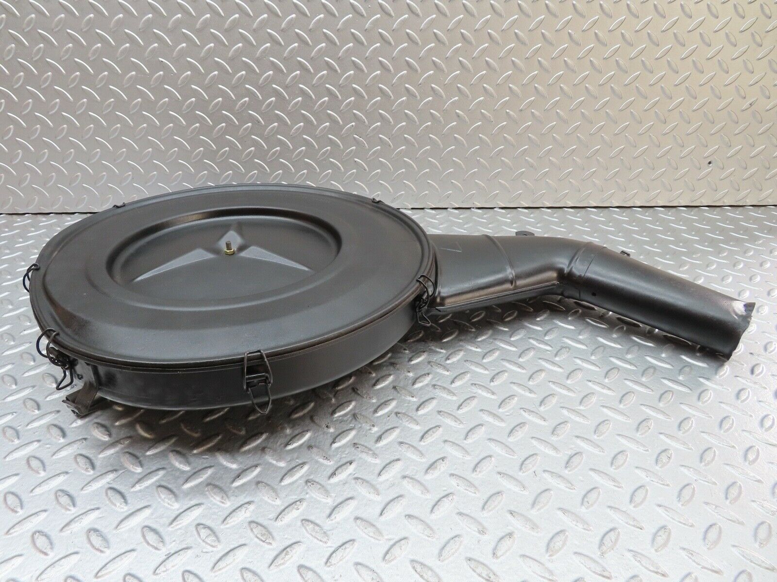 18495 Mercedes-Benz W116 350SE Air Filter Box Housing 0070942702