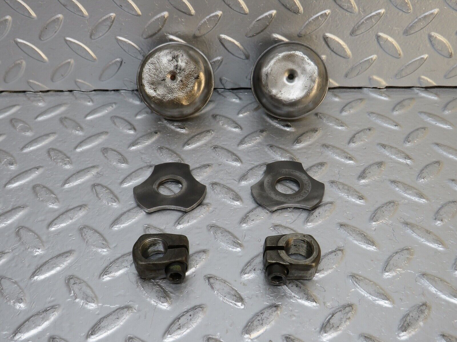 0407 Mercedes-Benz W108 280SE Wheel Hub Locking Cap