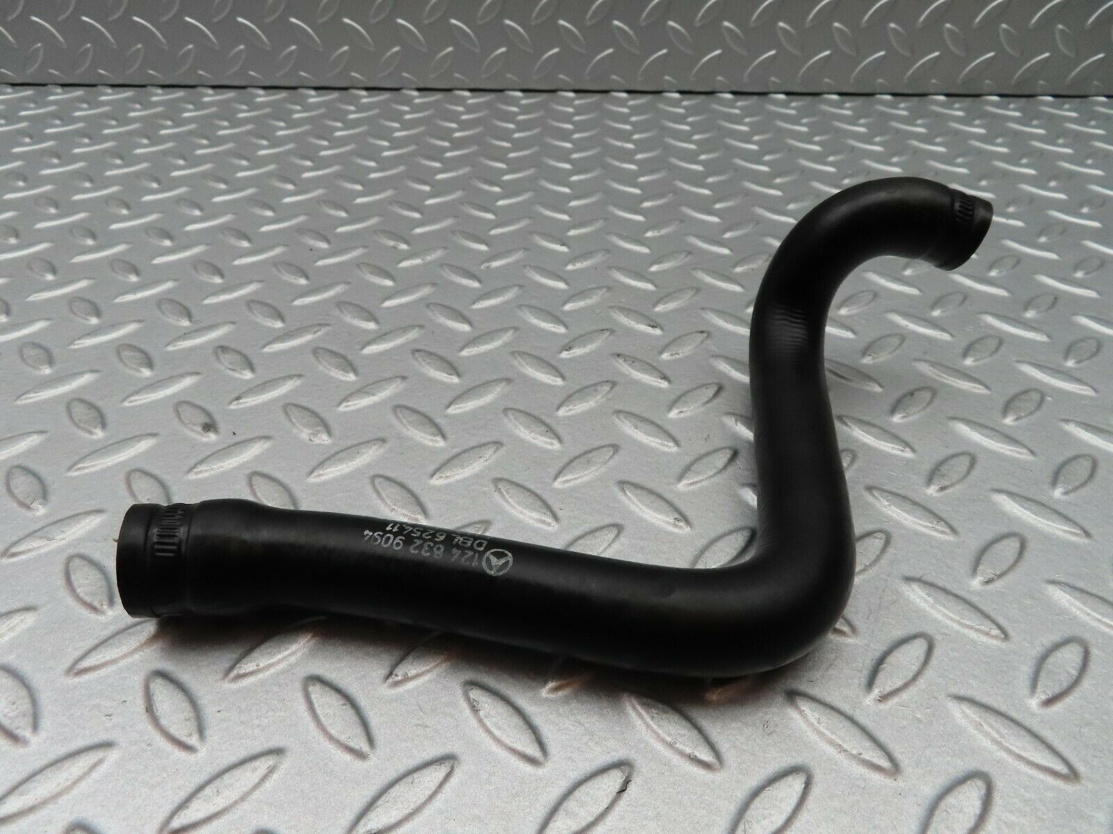 5477 Mercedes-Benz W124 230E Water Hose Pipe 1248329094