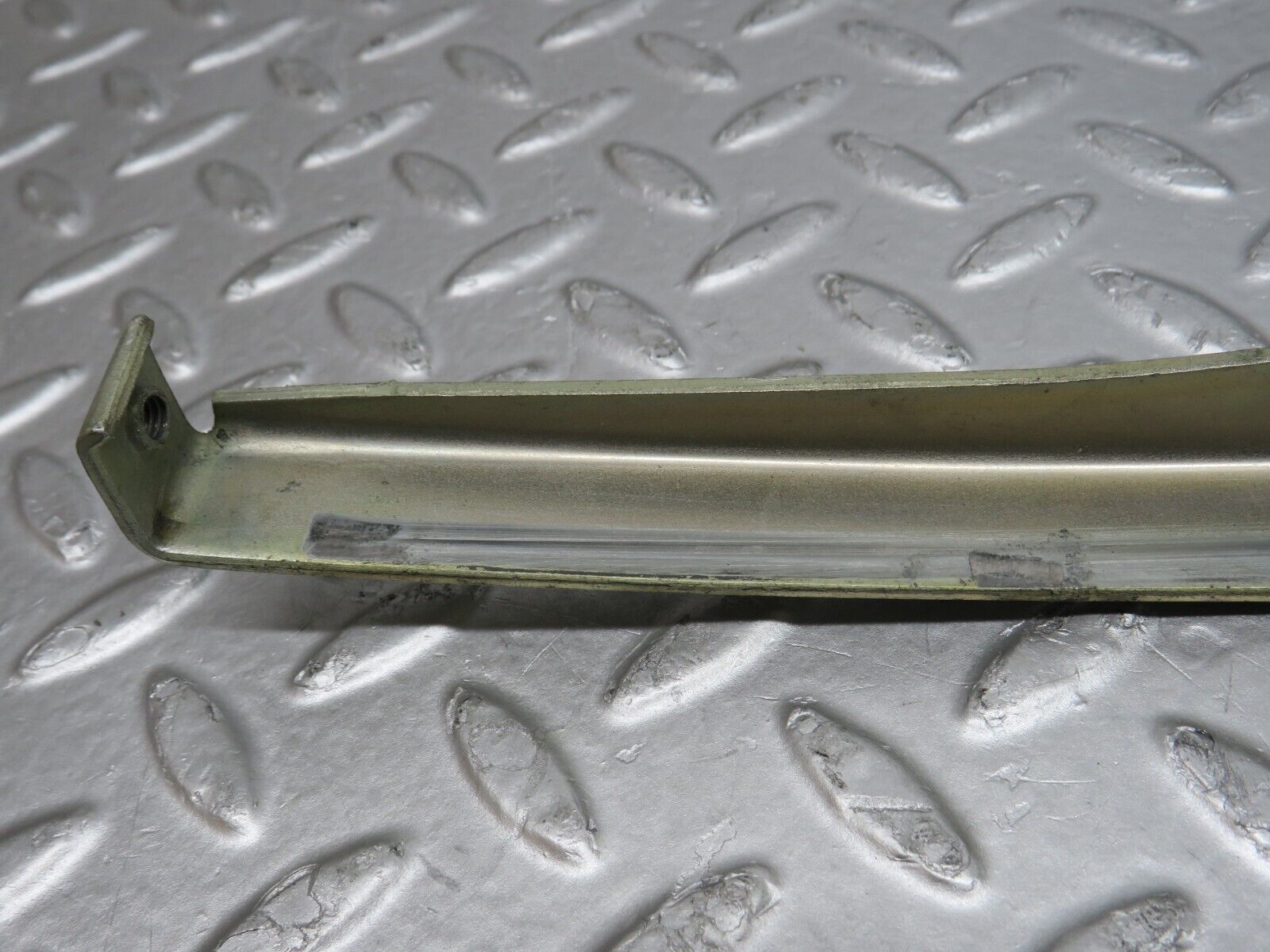 37799 Mercedes-Benz A124 320E Cabriolet Front Right Window Channel