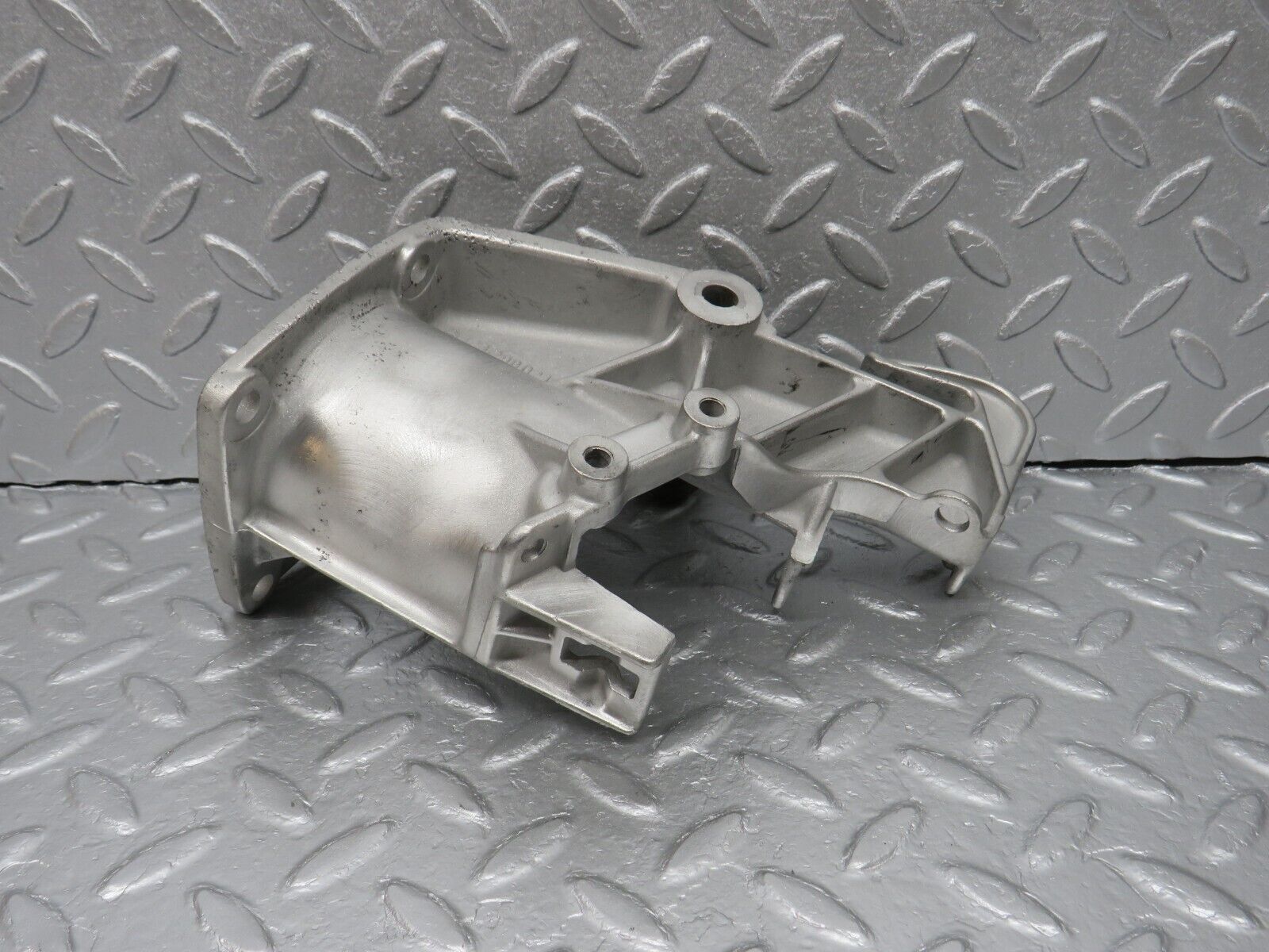 40653 Mercedes-Benz W123 300D Brake Pedal Bracket 1232900219