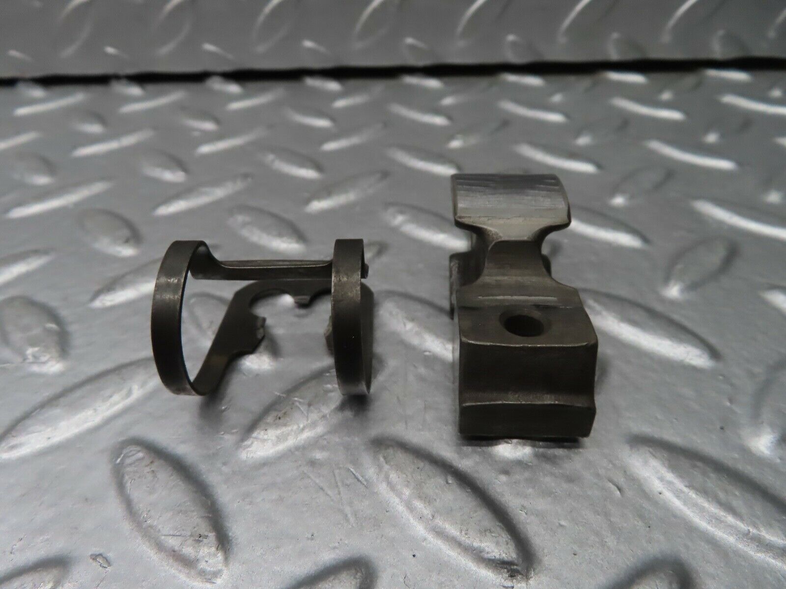 20713 Mercedes-Benz R107 450SL Valve Rocker Arm With Retaining Spring