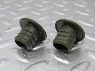 34192 Mercedes-Benz W124 260E Jack Lifting Point Plug 2x 1245830315