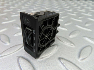 6105 Mercedes-Benz W126 380SE Headlight Level Switch 0008000773