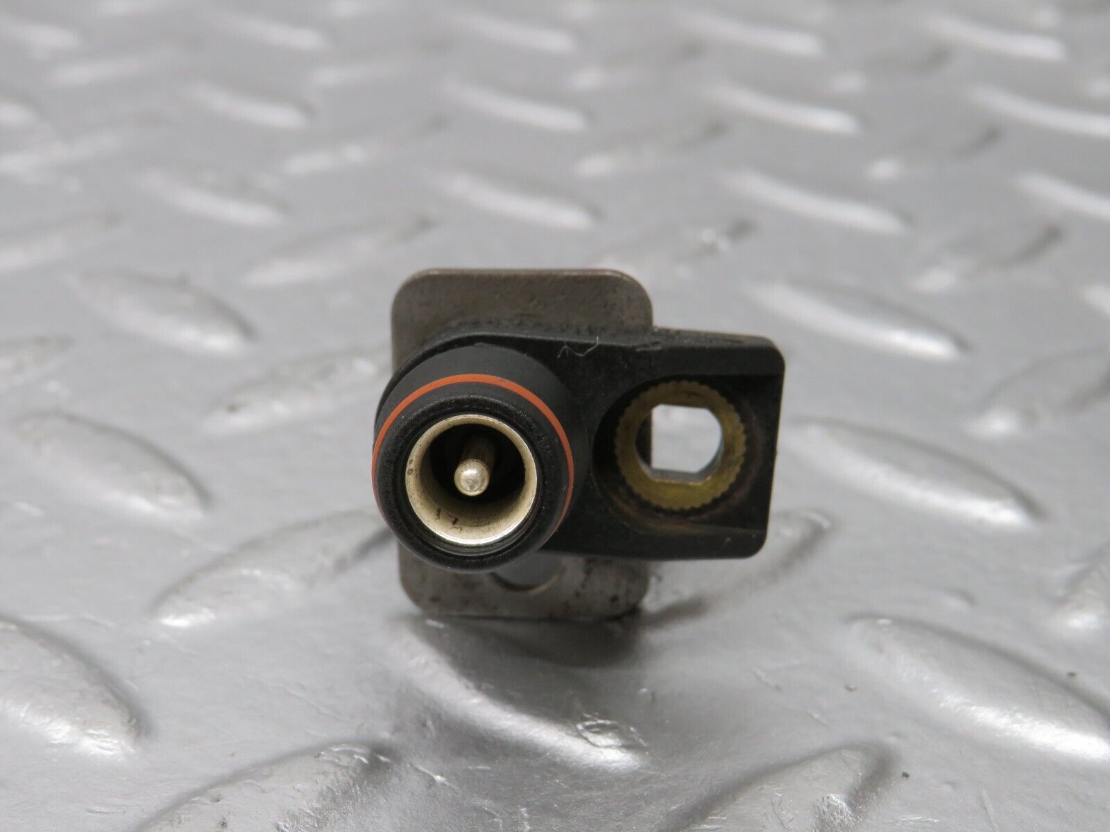 39704 Mercedes-Benz R129 320SL Coupe Crankshaft Position Sensor Bosch 0281002124 0031537428