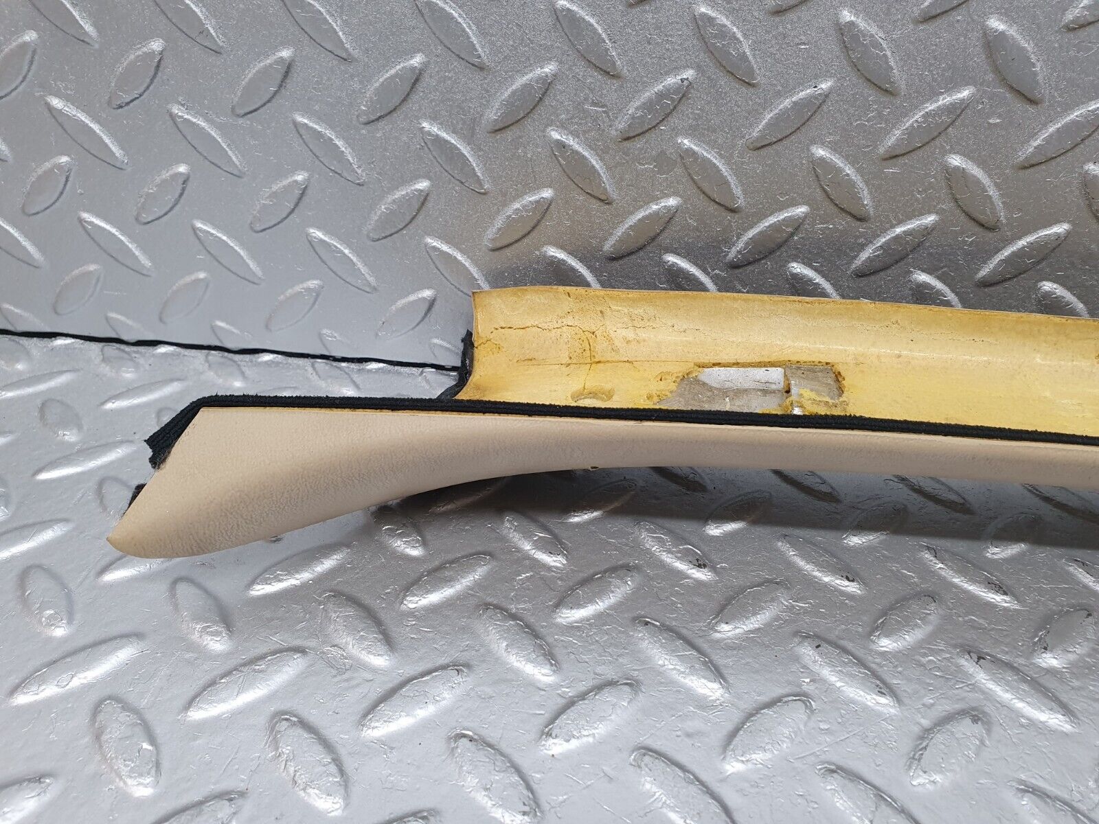 40926 Mercedes-Benz W126 300SE A Pillar Cover Right Side Beige