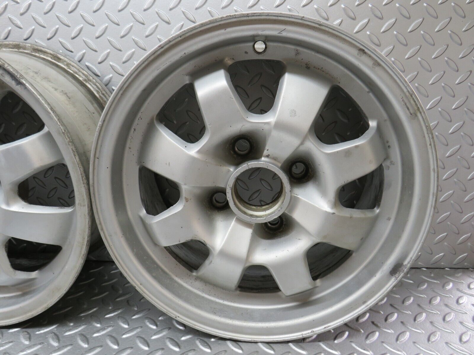 30197 Porsche 924 Alloy Wheel Set 6Jx14H2 477601031