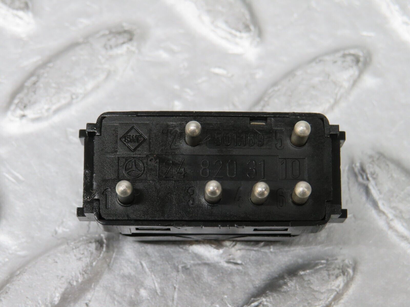 32460 Mercedes-Benz S124 300TE Wagon Air Circulation Power Switch 1248210351