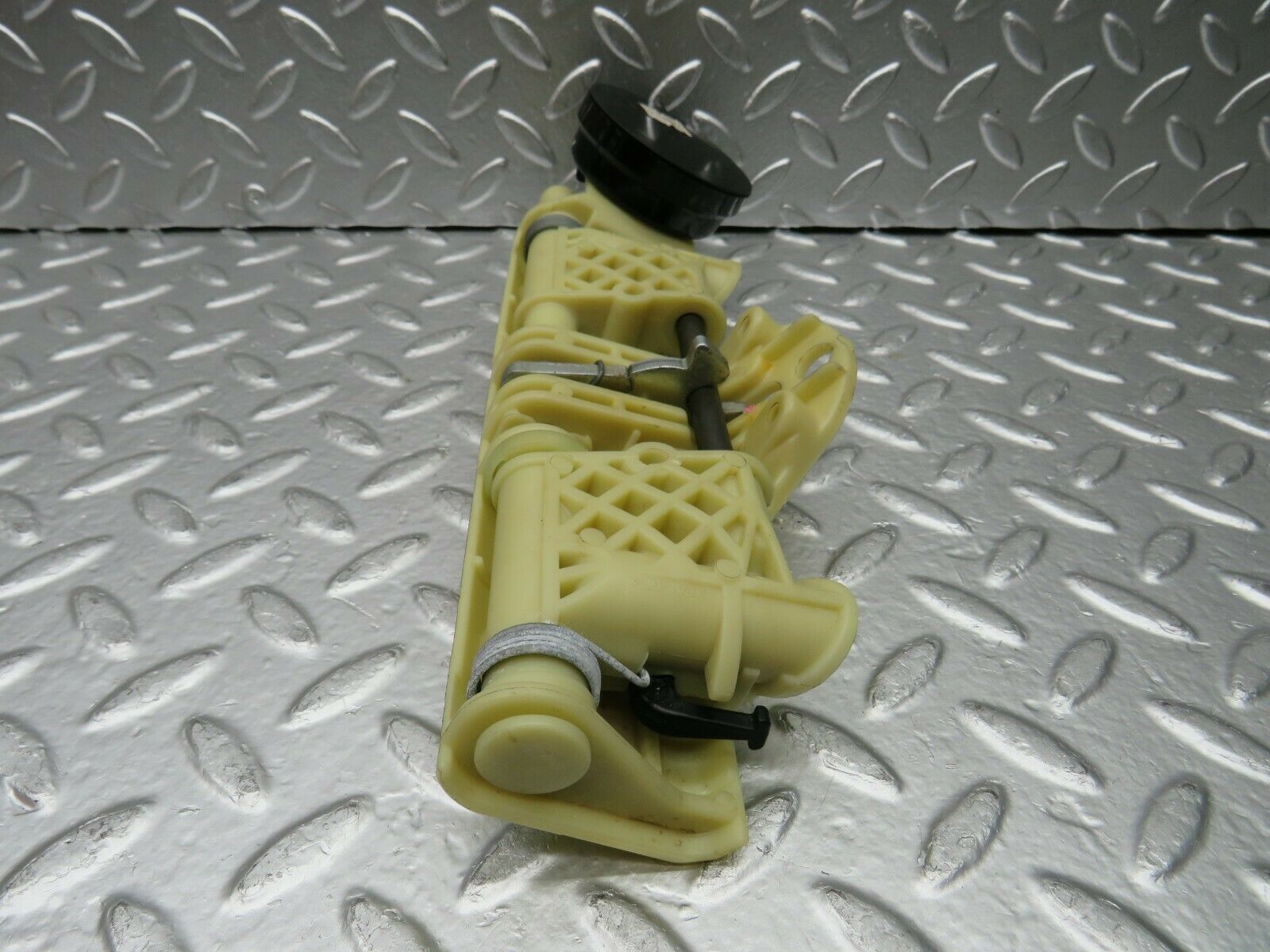 22511 Mercedes-Benz C124 E220 Coupe Rear Headrest Folding Mechanism