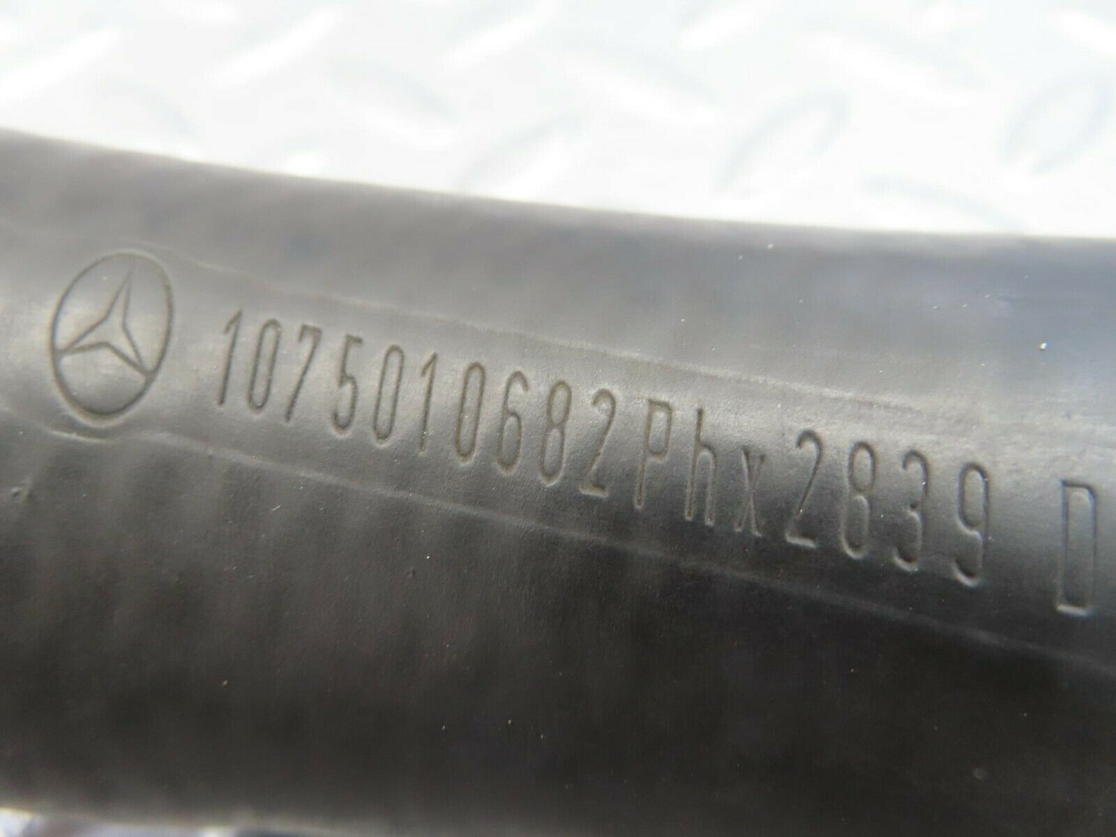 8531 Mercedes-Benz R107 Radiator Hose 1075010682