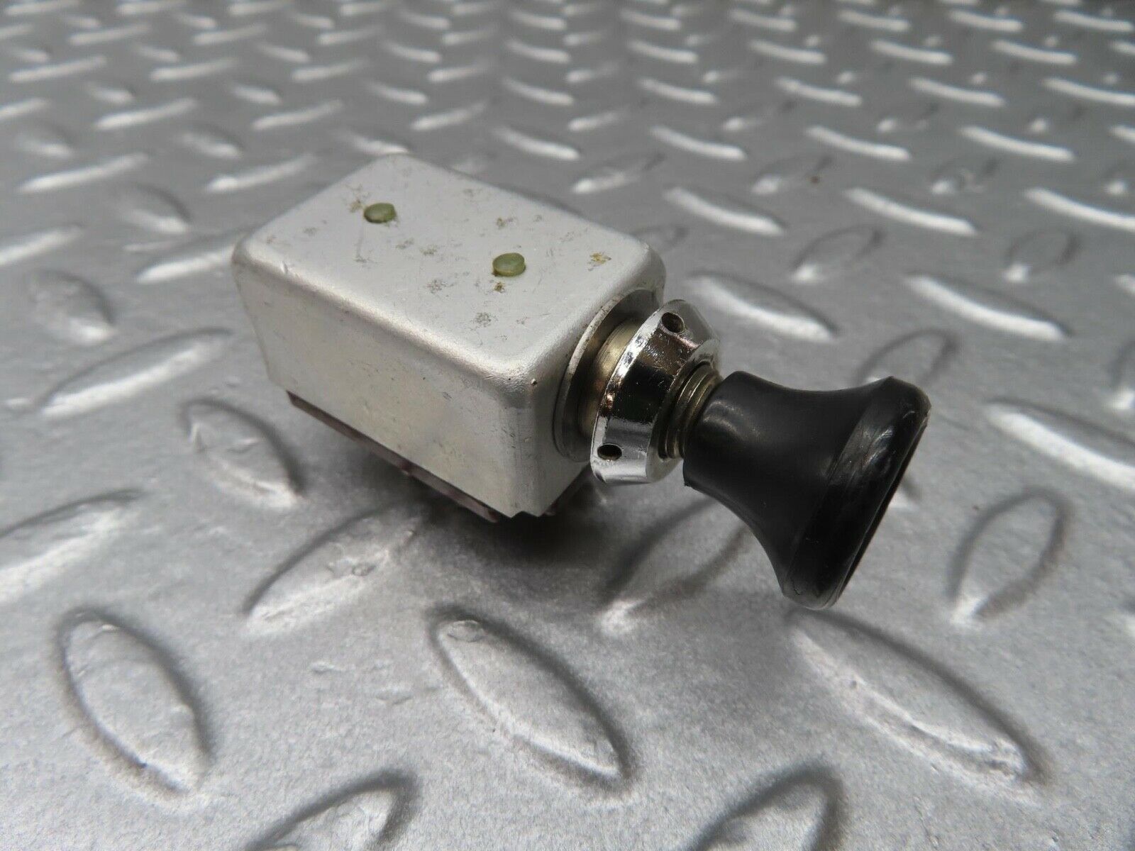 12721 Mercedes-Benz W111 220SE Windscreen Wiper Pull Switch 461630